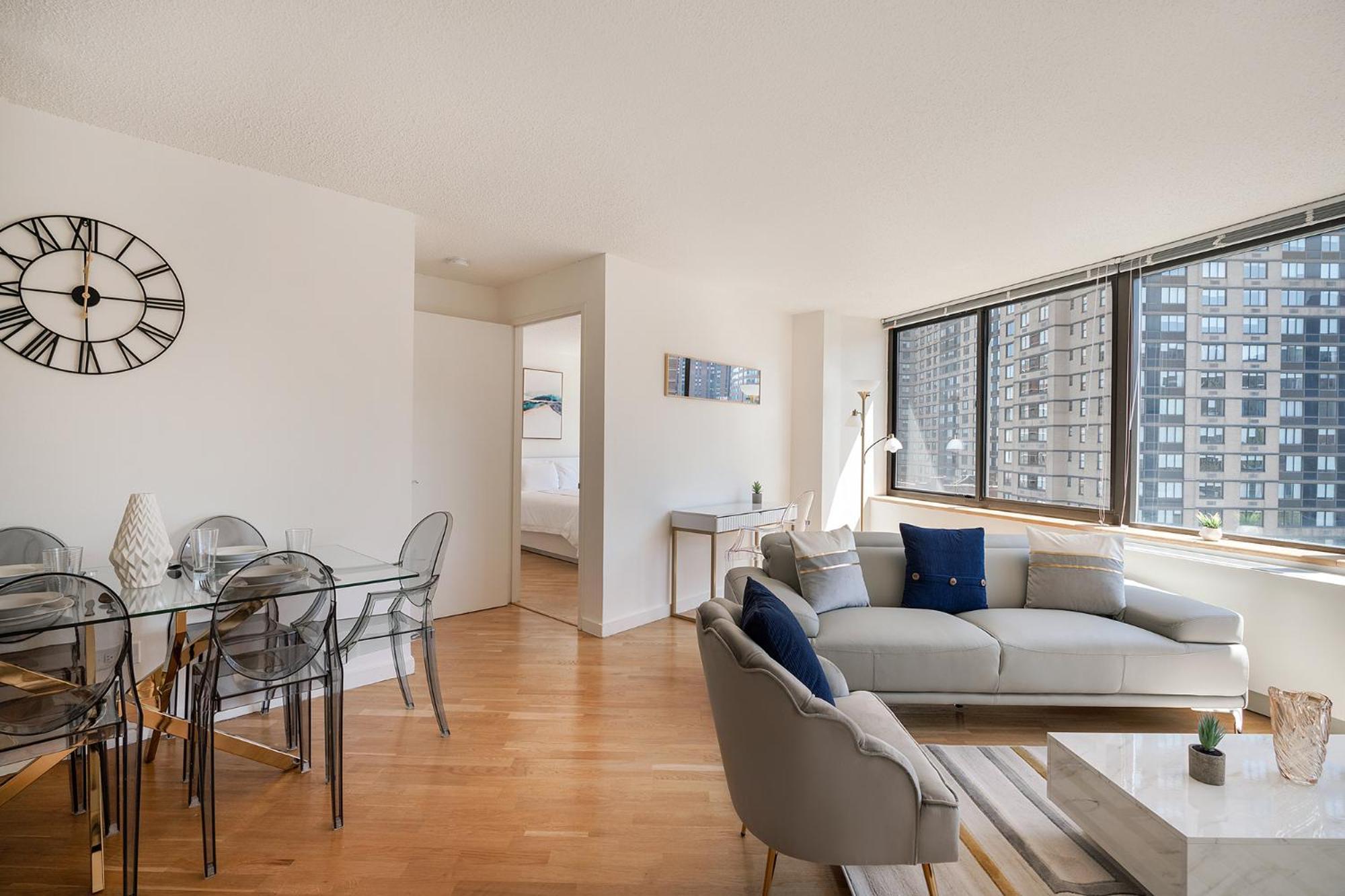 Stunning For 4 2 Bedrooms 2 Bath Apartment