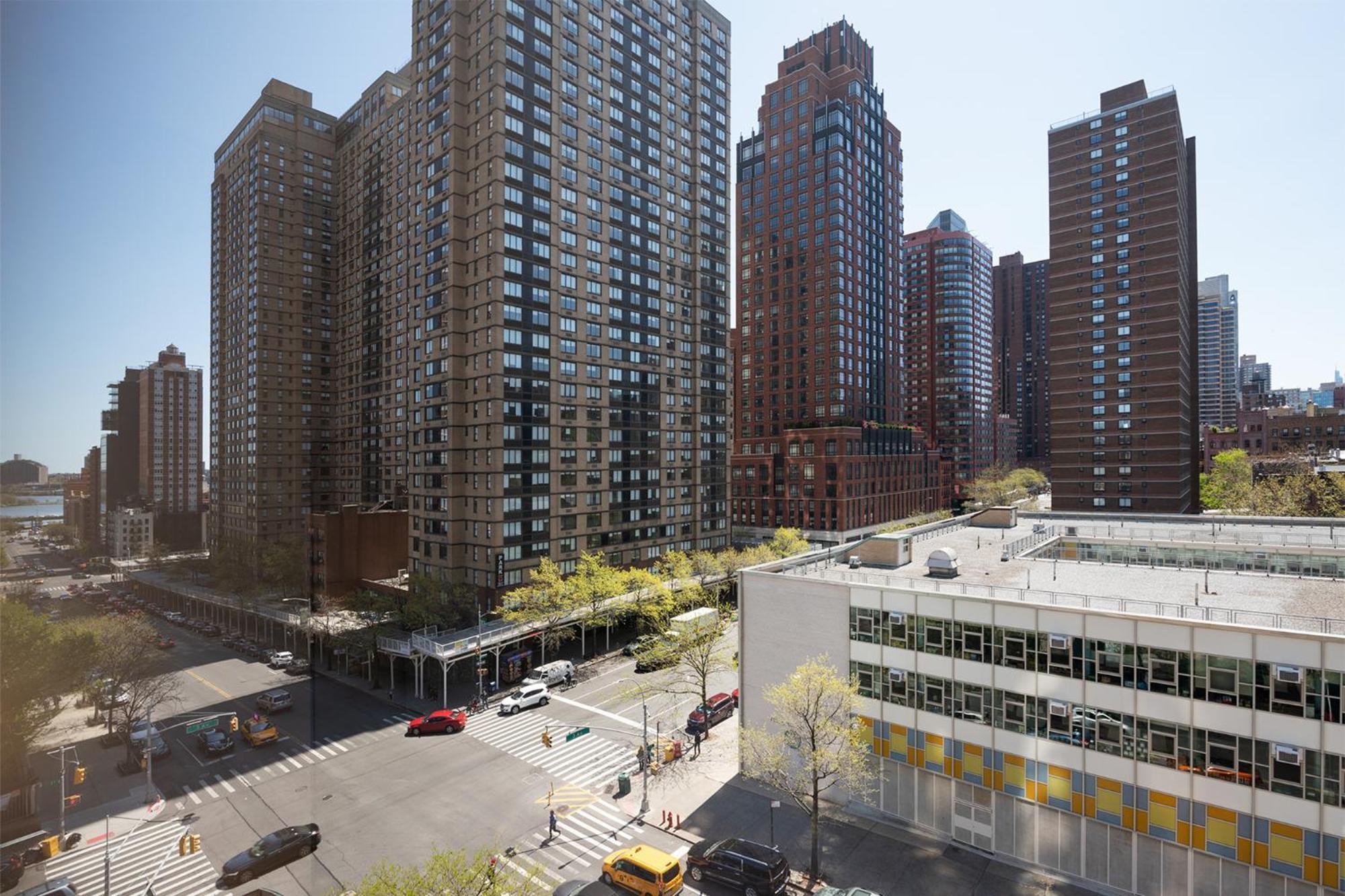 Stunning For 4 2 Bedrooms 2 Bath *