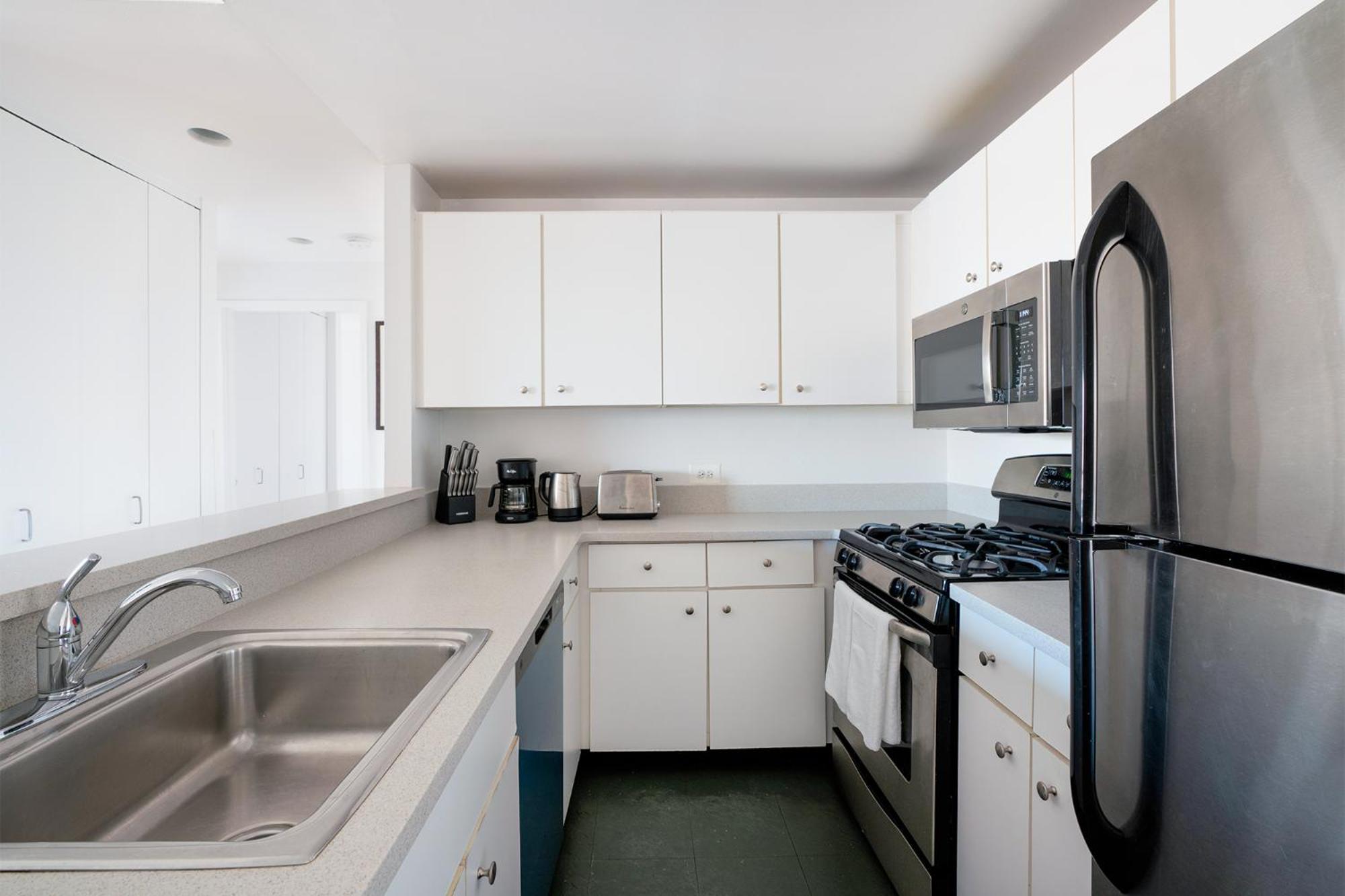 Sunny 3 Bedroom 1 Bath In Nyc Apartment New York