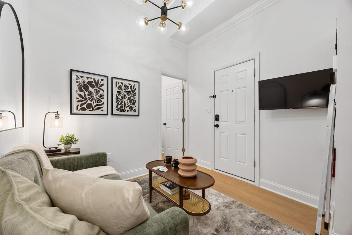 Apartment 2br And 2ba In Historic Brownstone Near Subway