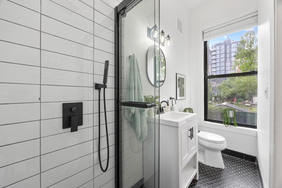 2br And 2ba In Historic Brownstone Near Subway New York