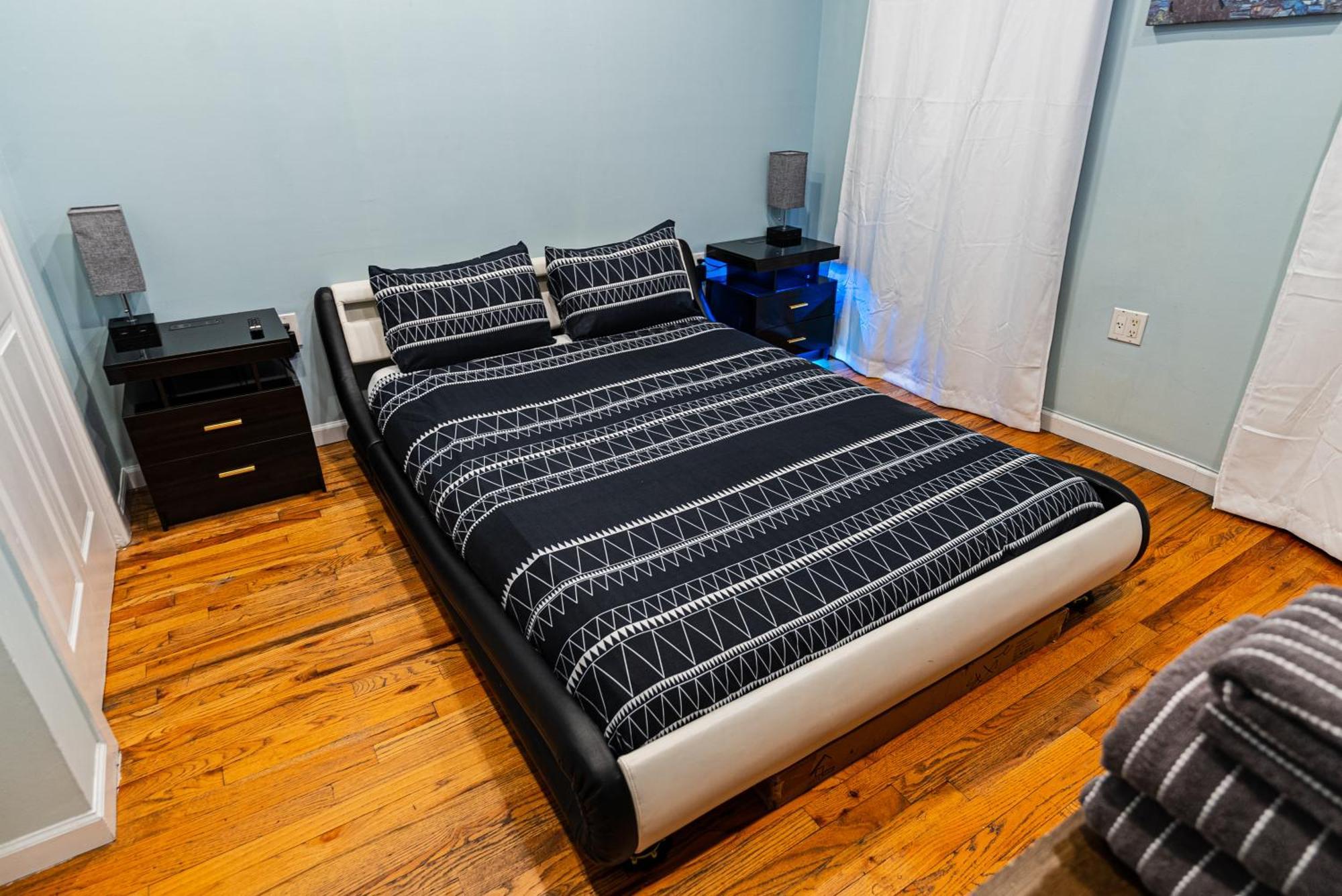 Hells Kitchen Hideaway * New York