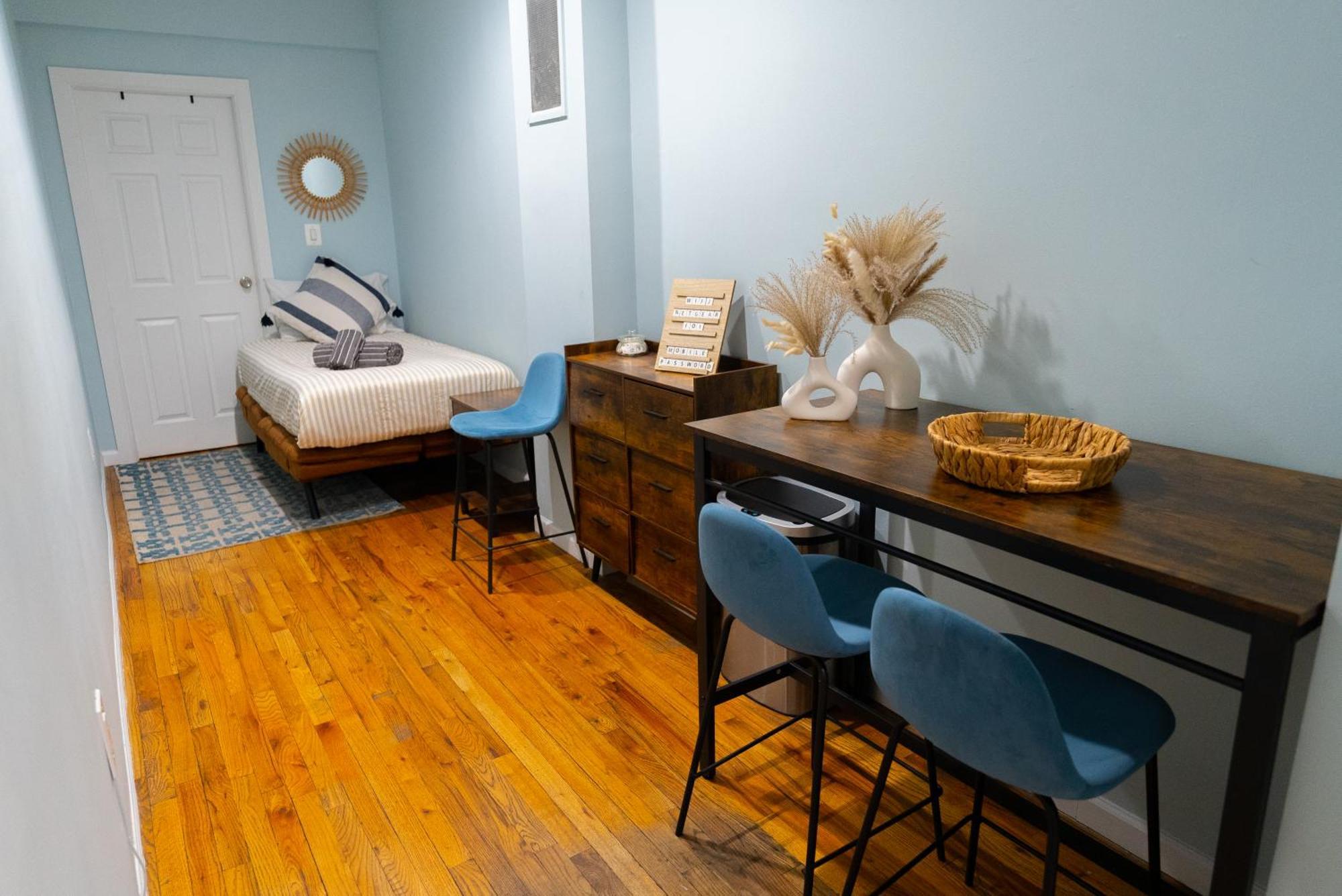 Hells Kitchen Hideaway * New York