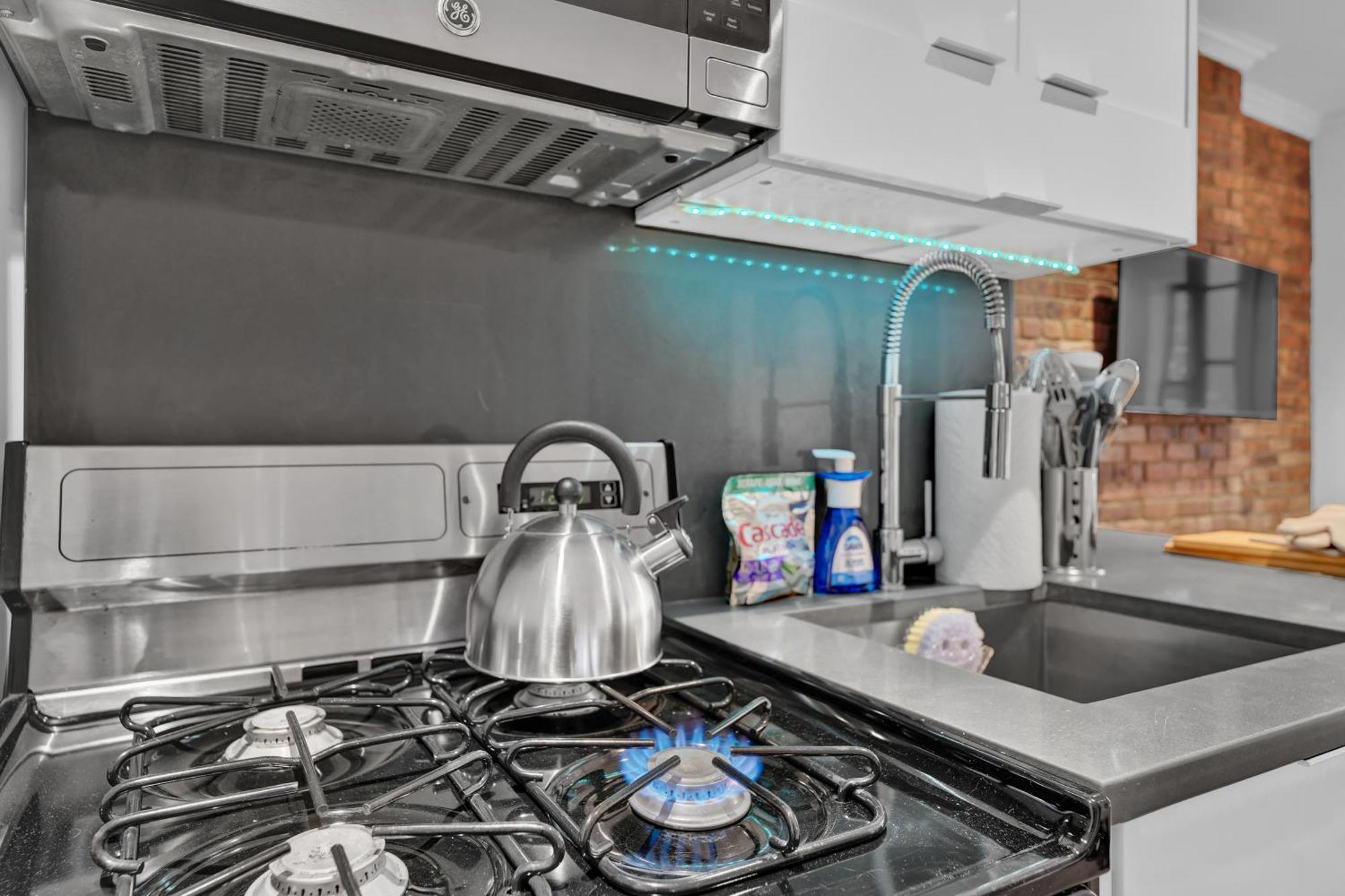 Spacious Soho 1bedroom Unit Washer & Dryer Apartment