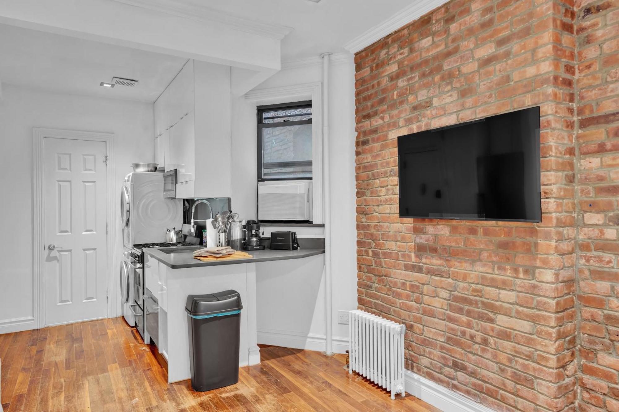 Spacious Soho 1bedroom Unit Washer & Dryer Apartment New York