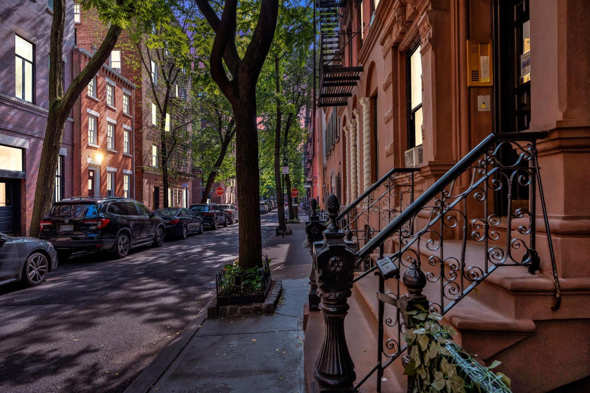 Spacious Soho 1bedroom Unit Washer & Dryer Apartment *