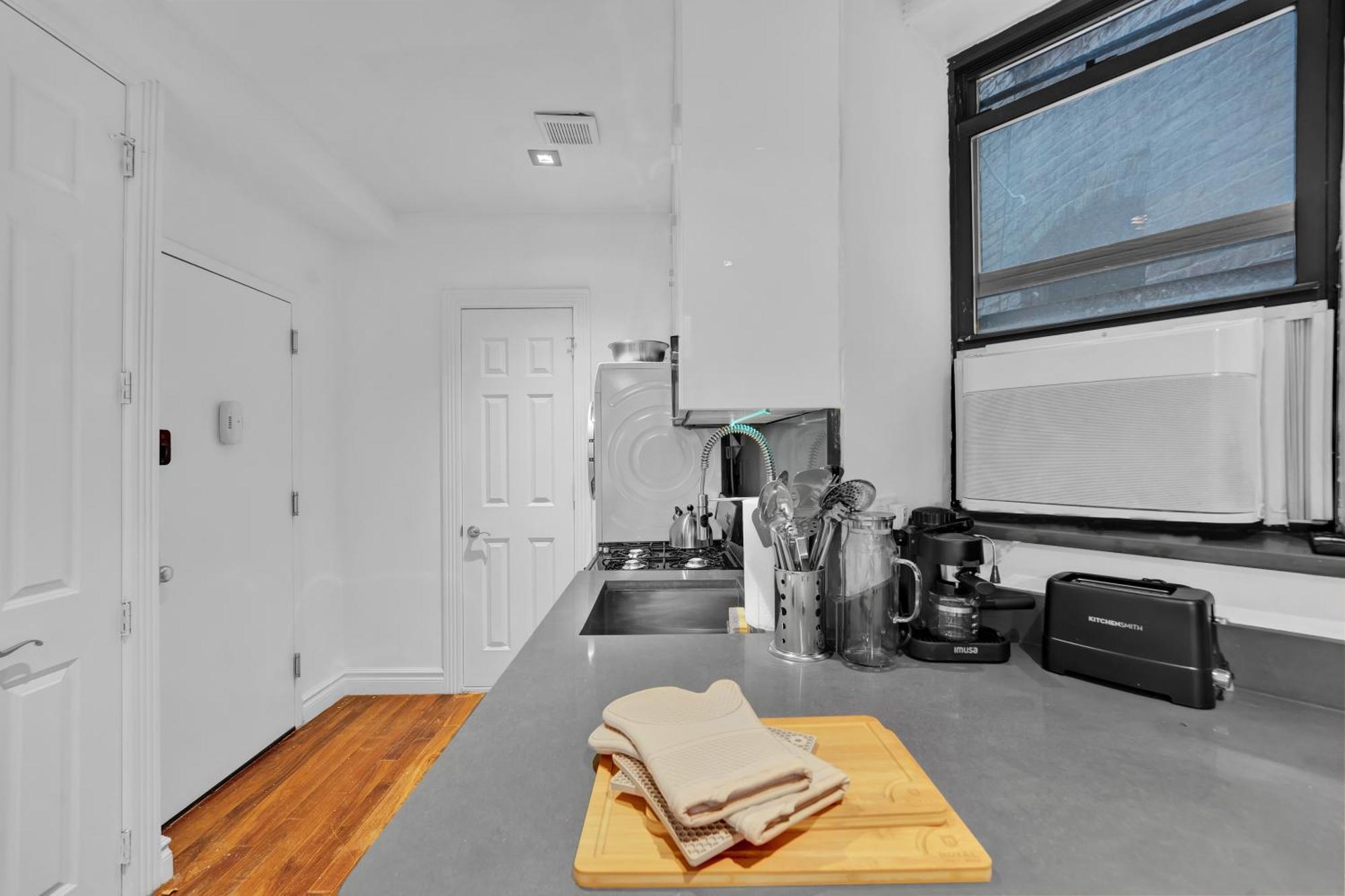 Spacious Soho 1bedroom Unit Washer & Dryer Apartment New York