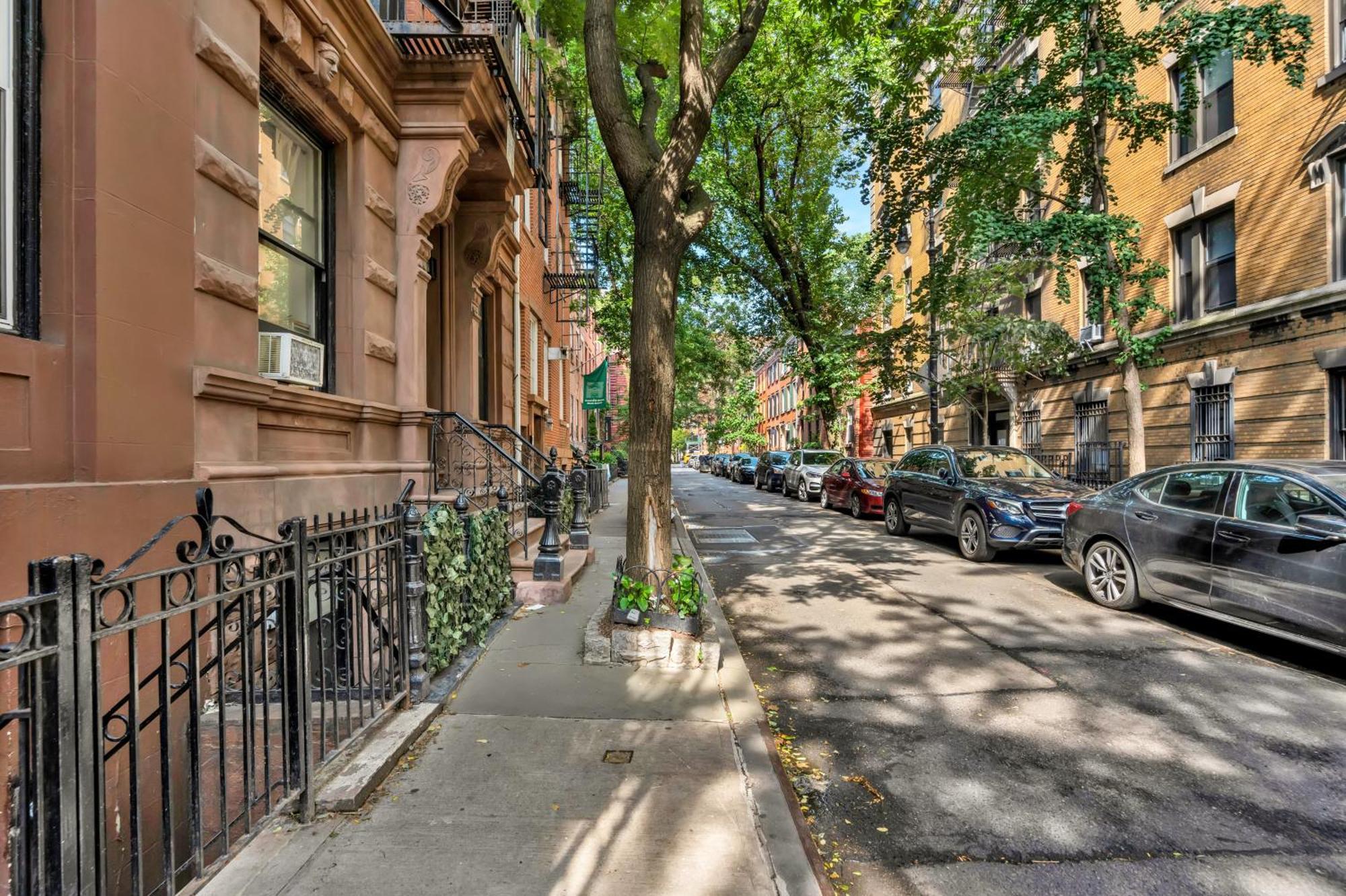 Spacious Soho 1bedroom Unit Washer & Dryer Apartment *