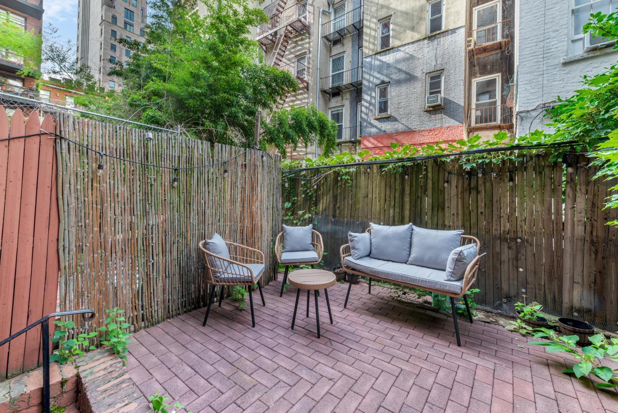 Inviting 2bd Upper East Side With Backyard Apartment New York