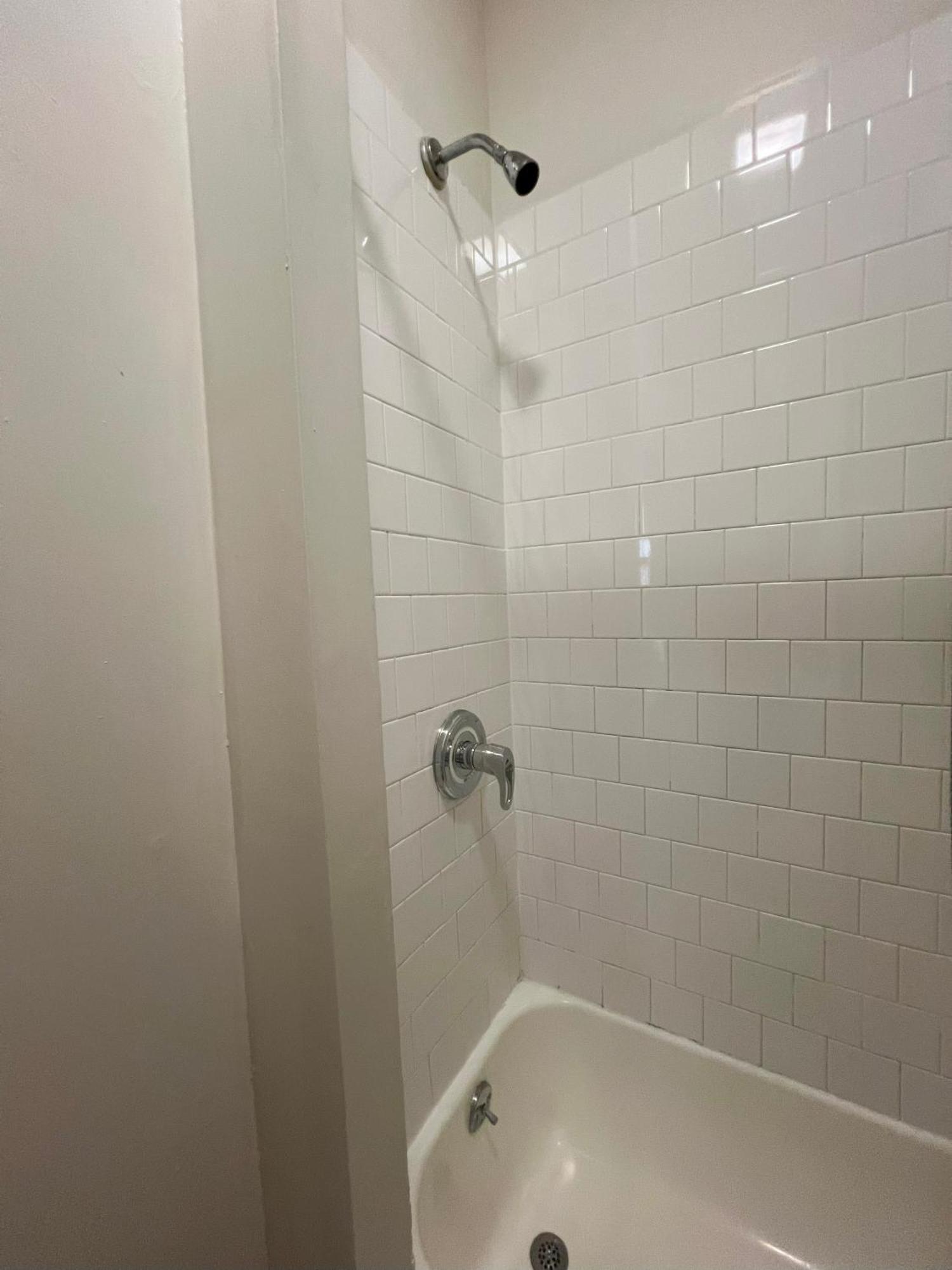 Prime Location Stylish Apartment *