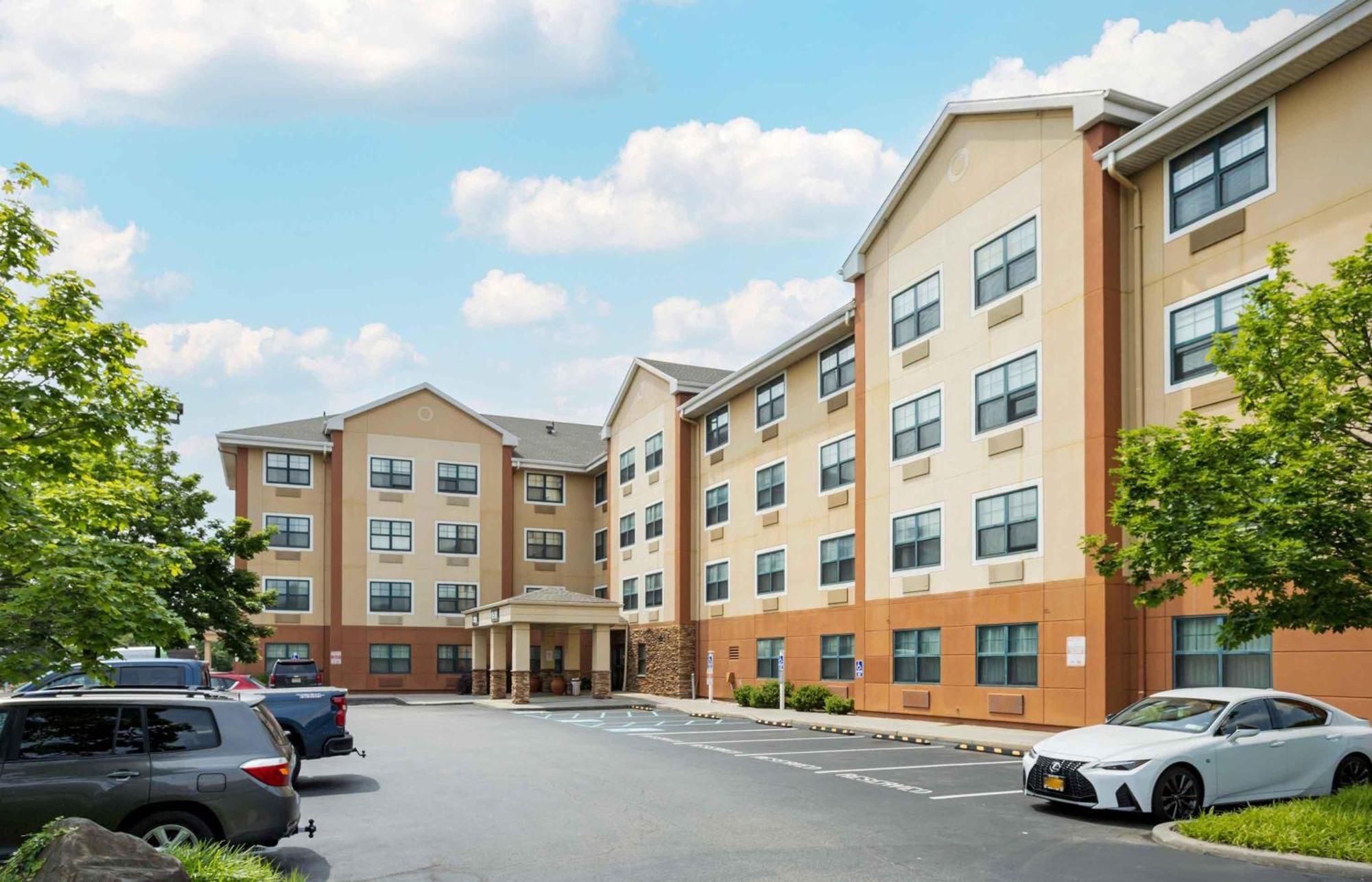 Hotel Extended America - - Laguardia Airport