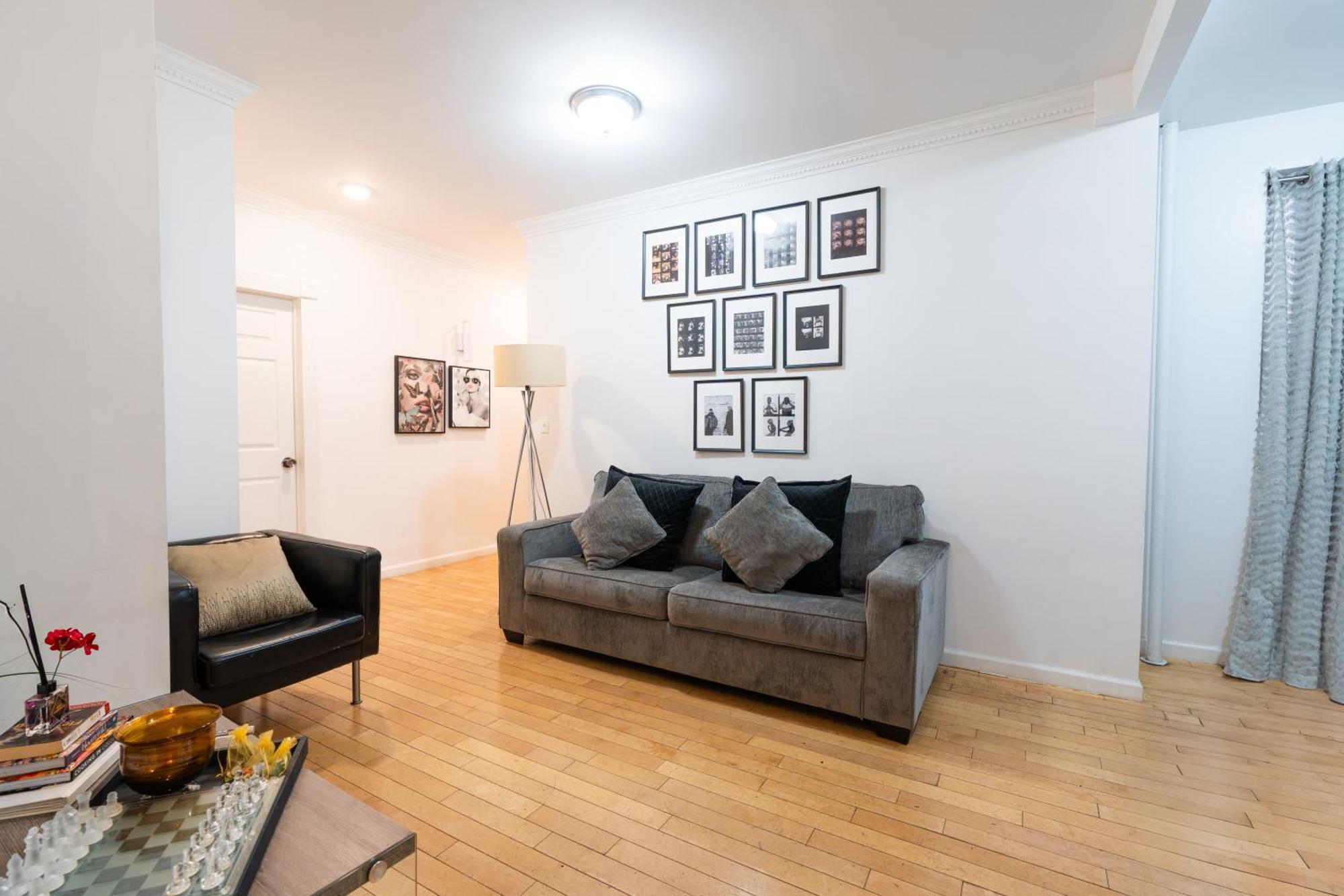 Modern By Park - 3 Br New York