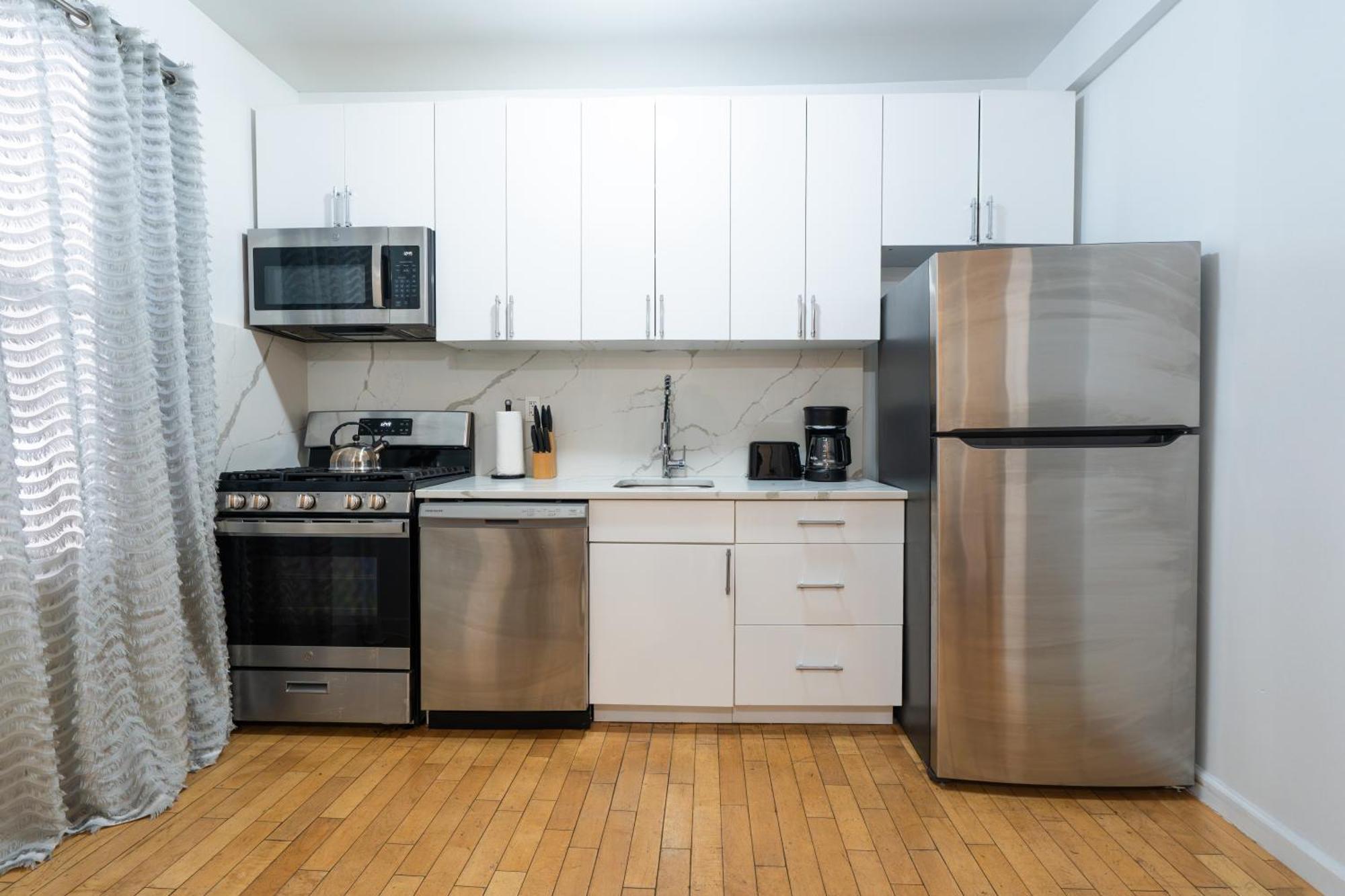 Modern By Park - 3 Br