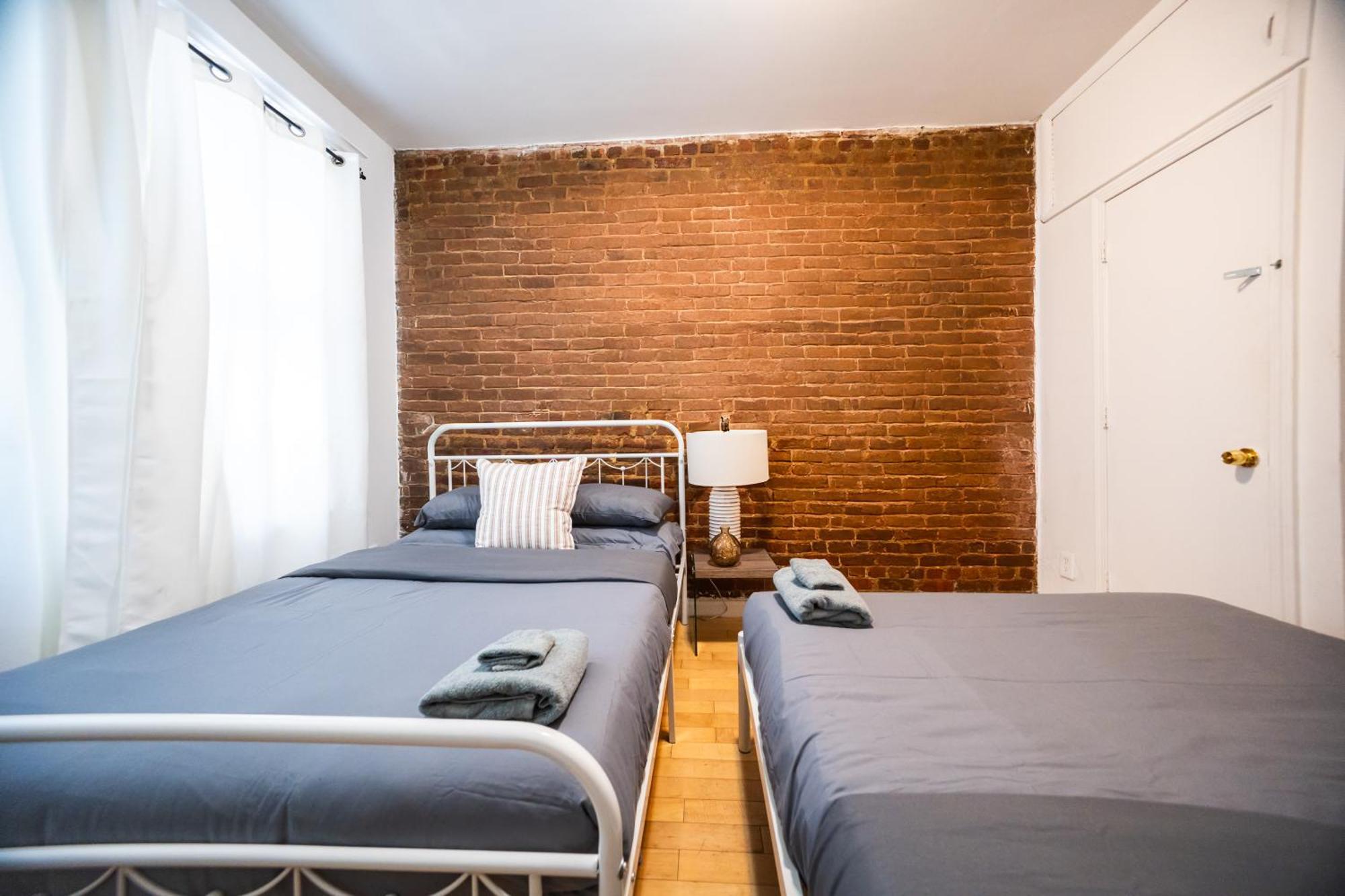 Modern By Park - 3 Br Apartment