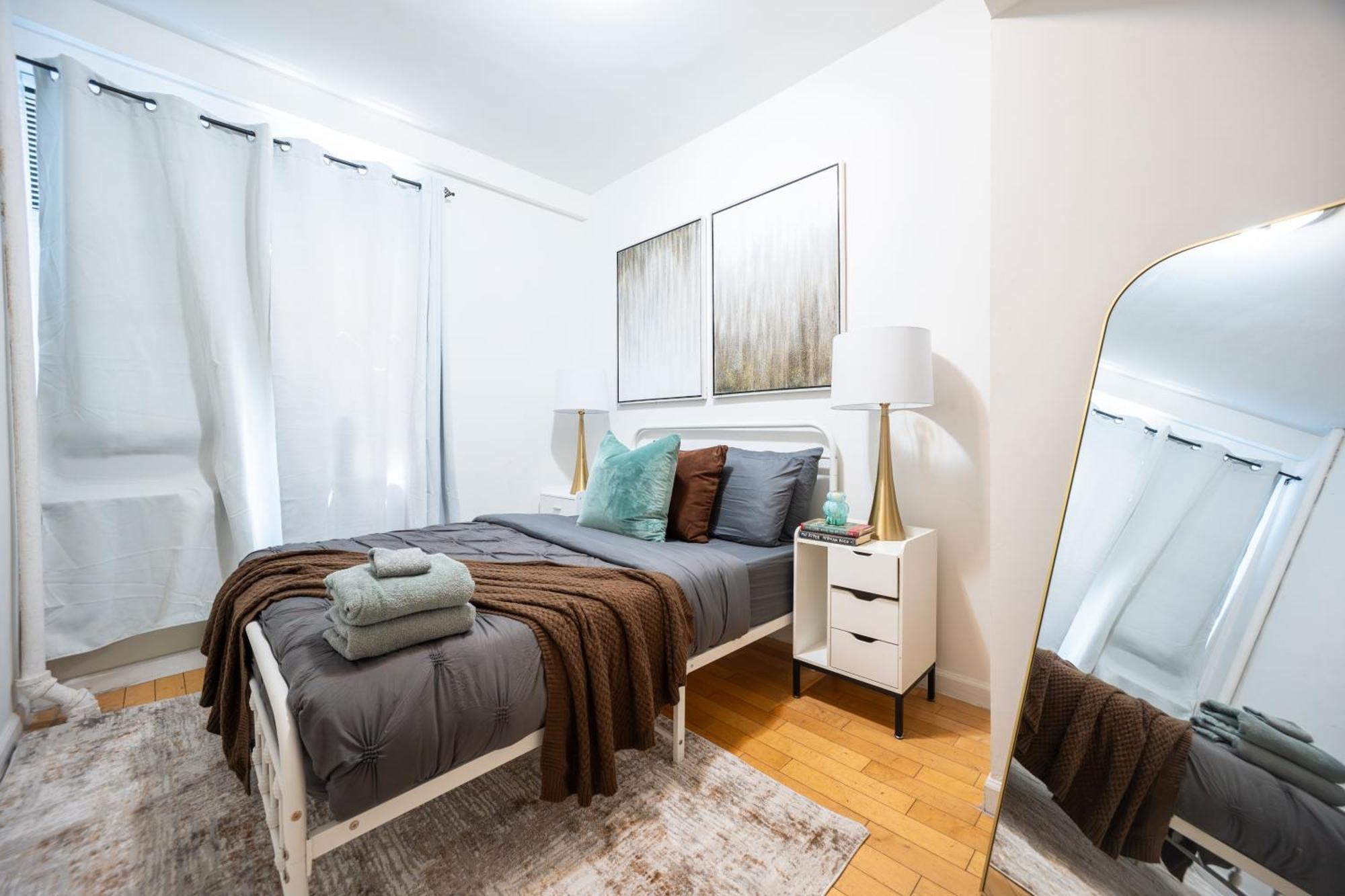 Modern By Park - 3 Br Apartment