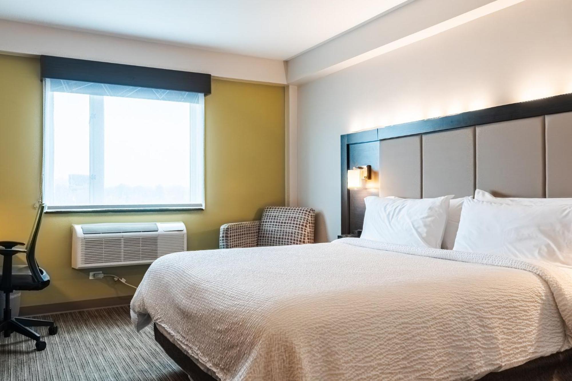 Hotel Express Maspeth By Ihg