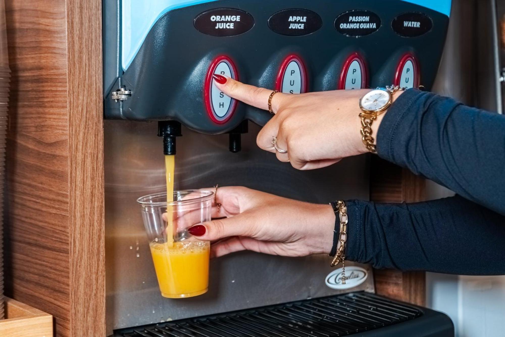 Hotel Express Maspeth By Ihg New York