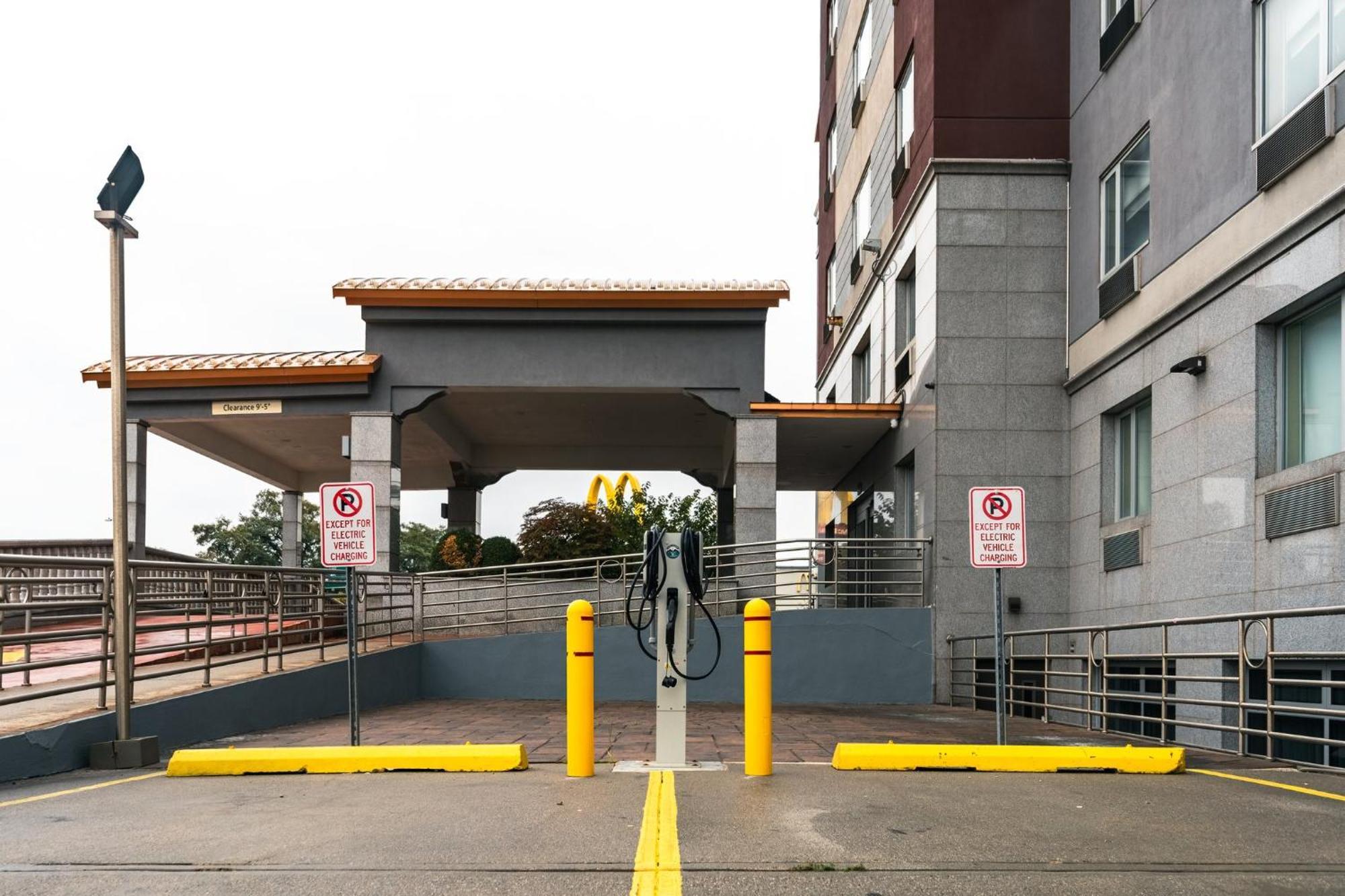 Express Maspeth By Ihg New York