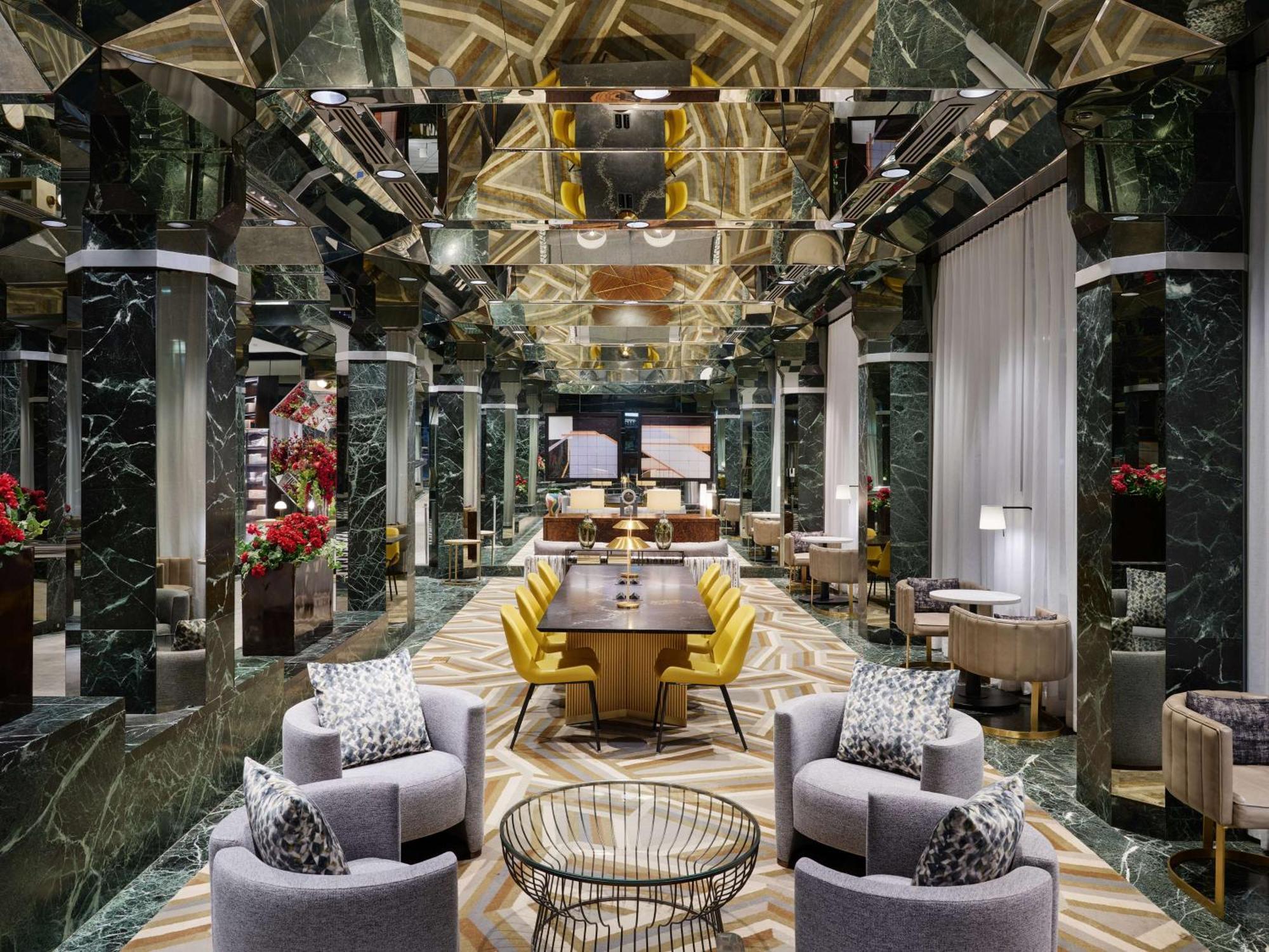 Millennium Hilton One Un Plaza 4*