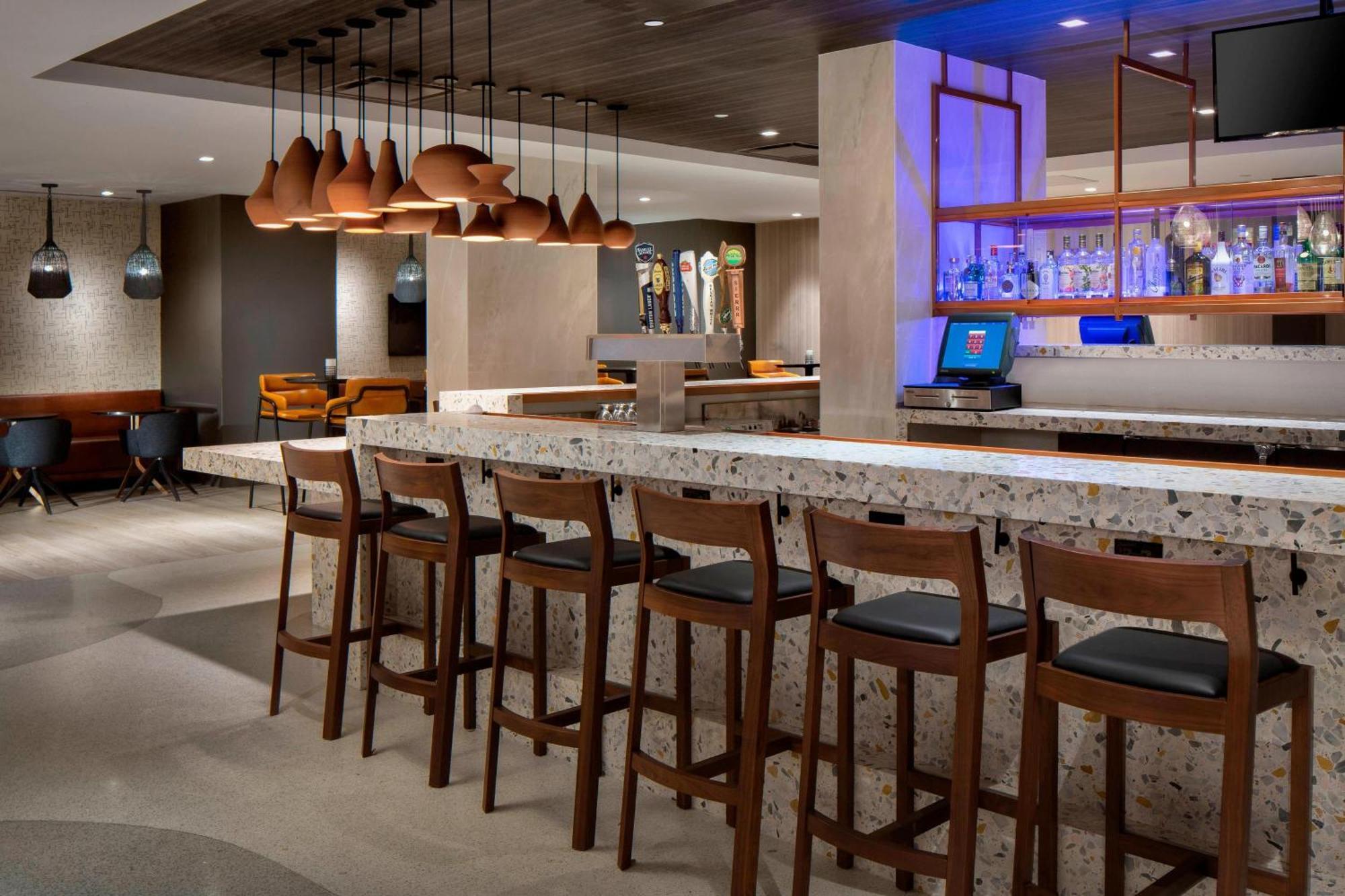 Laguardia Airport Marriott 4*