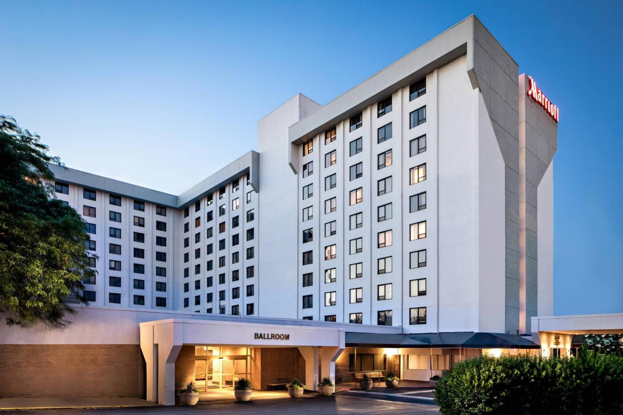 Laguardia Airport Marriott 4* New York