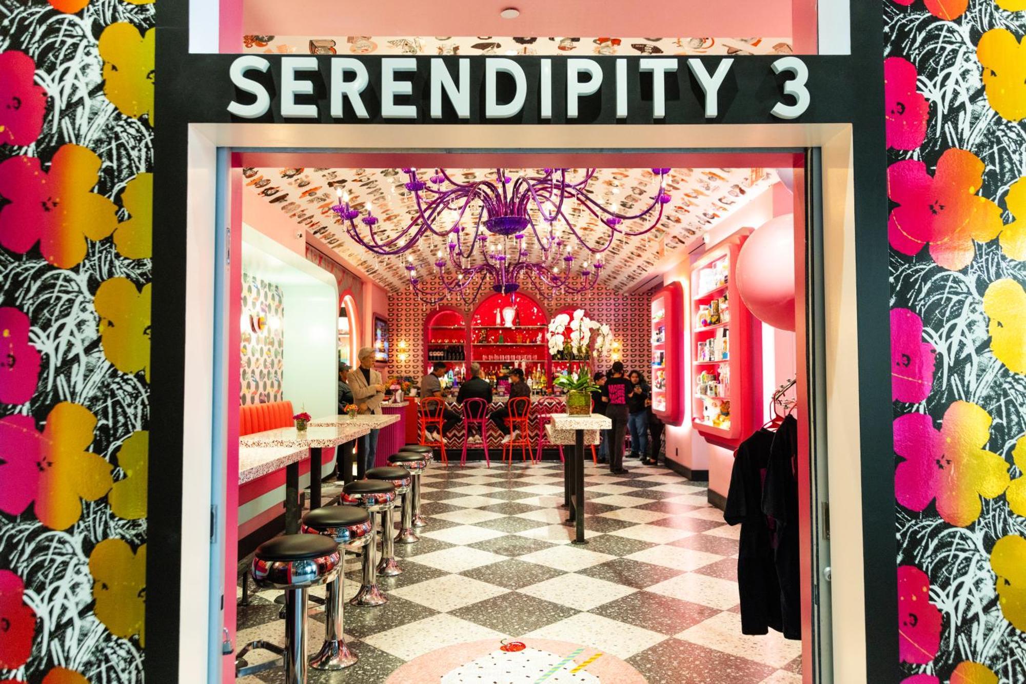 Oyo Times Square 4*