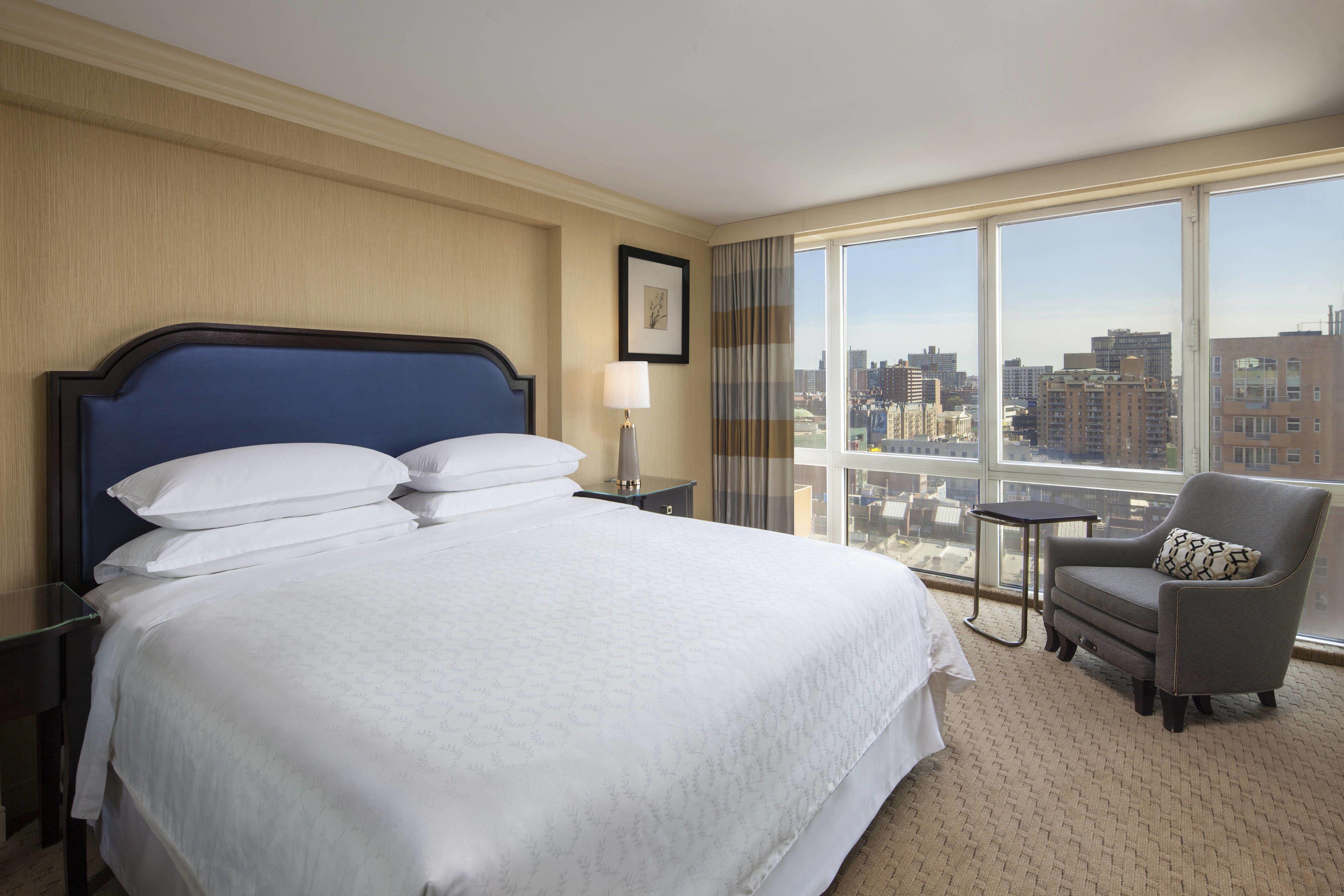 Sheraton Laguardia East Hotel 3*