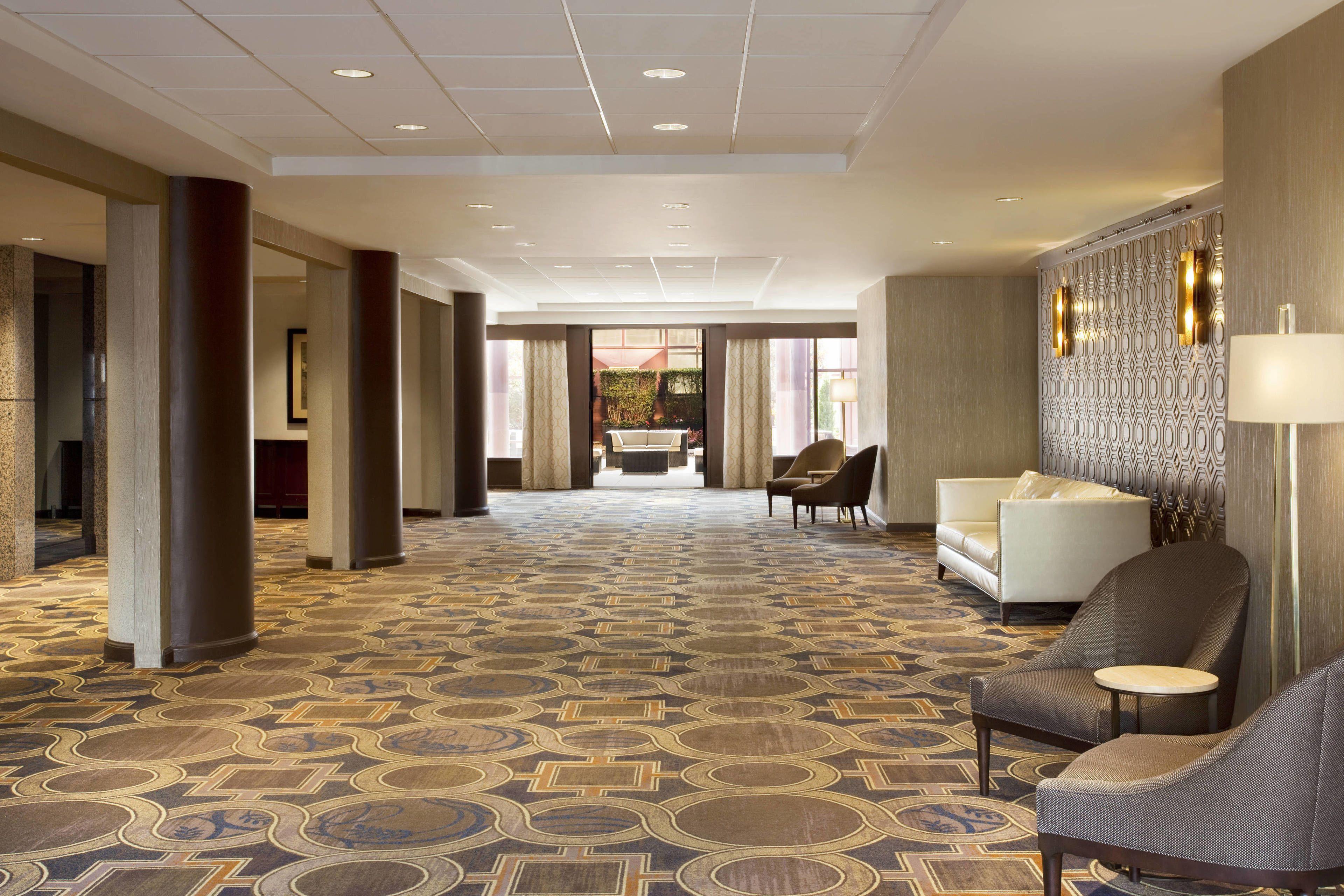 Sheraton Laguardia East 3*