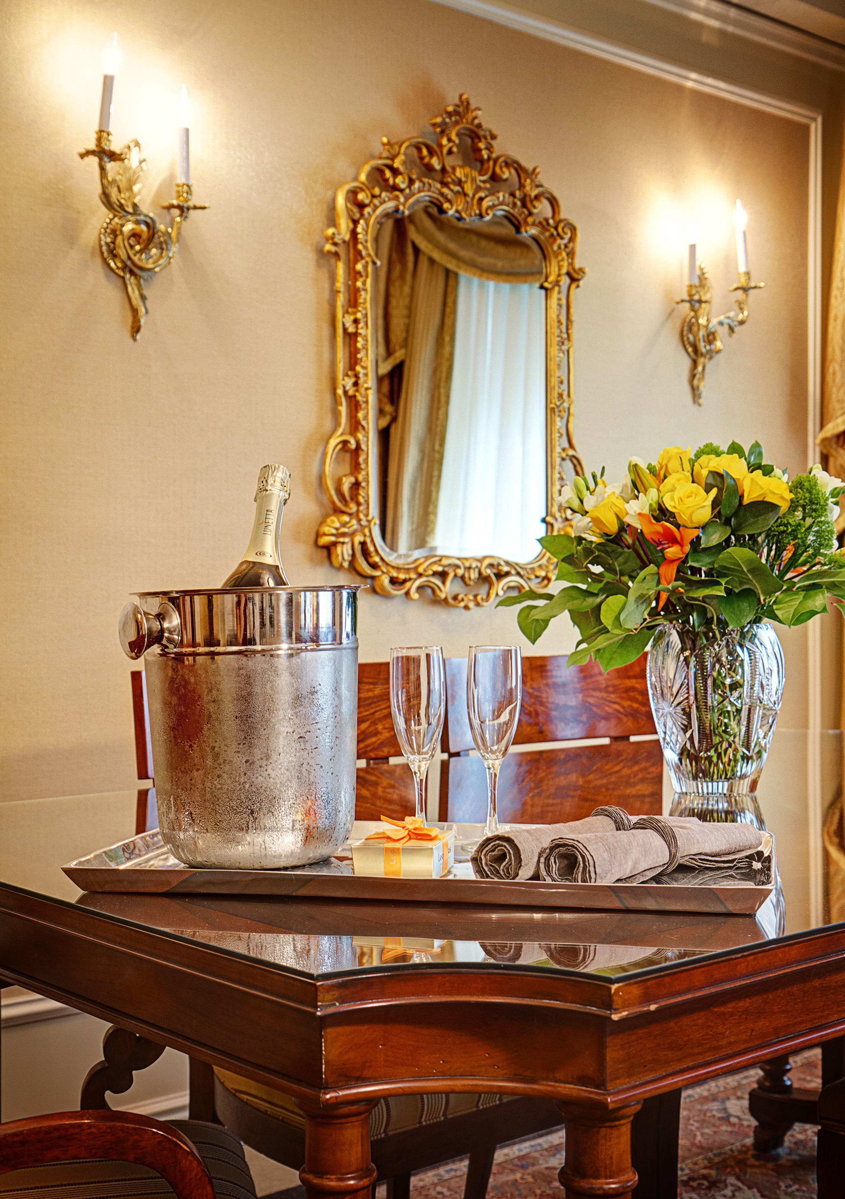 Hotel Elysee By Library Collection New York