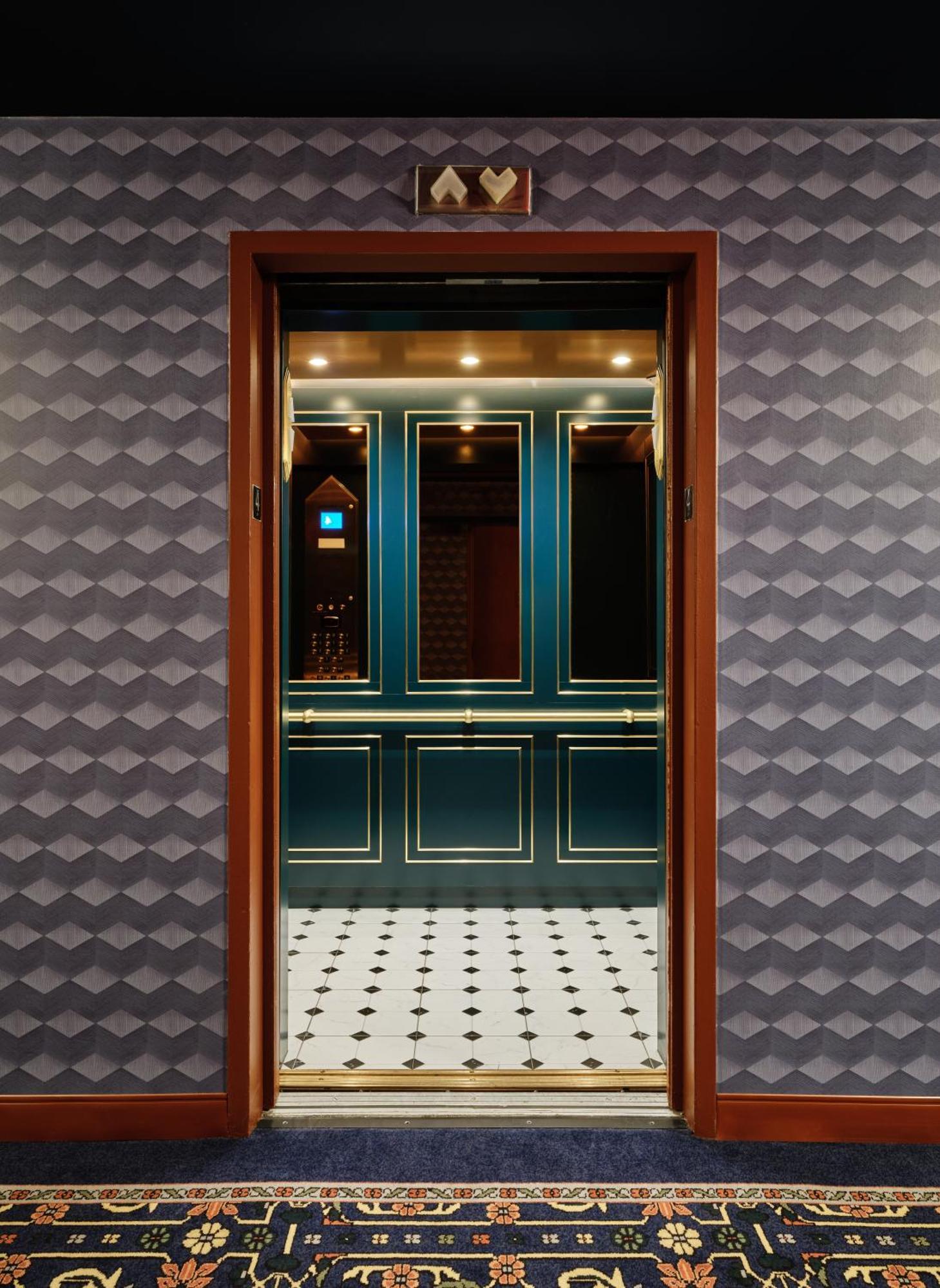 Romer Hell's Kitchen New York