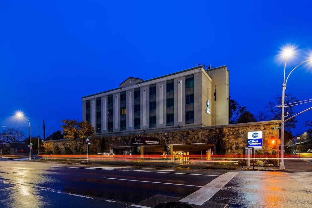 Western Queens Gold Coast 3* New York