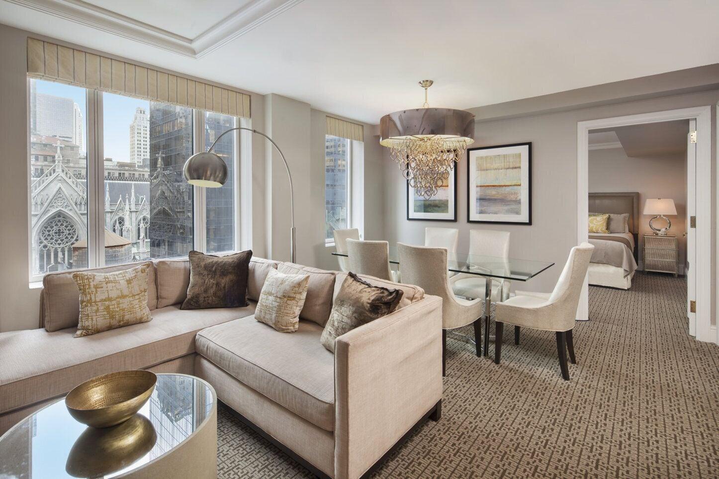 Omni Berkshire Place 4*