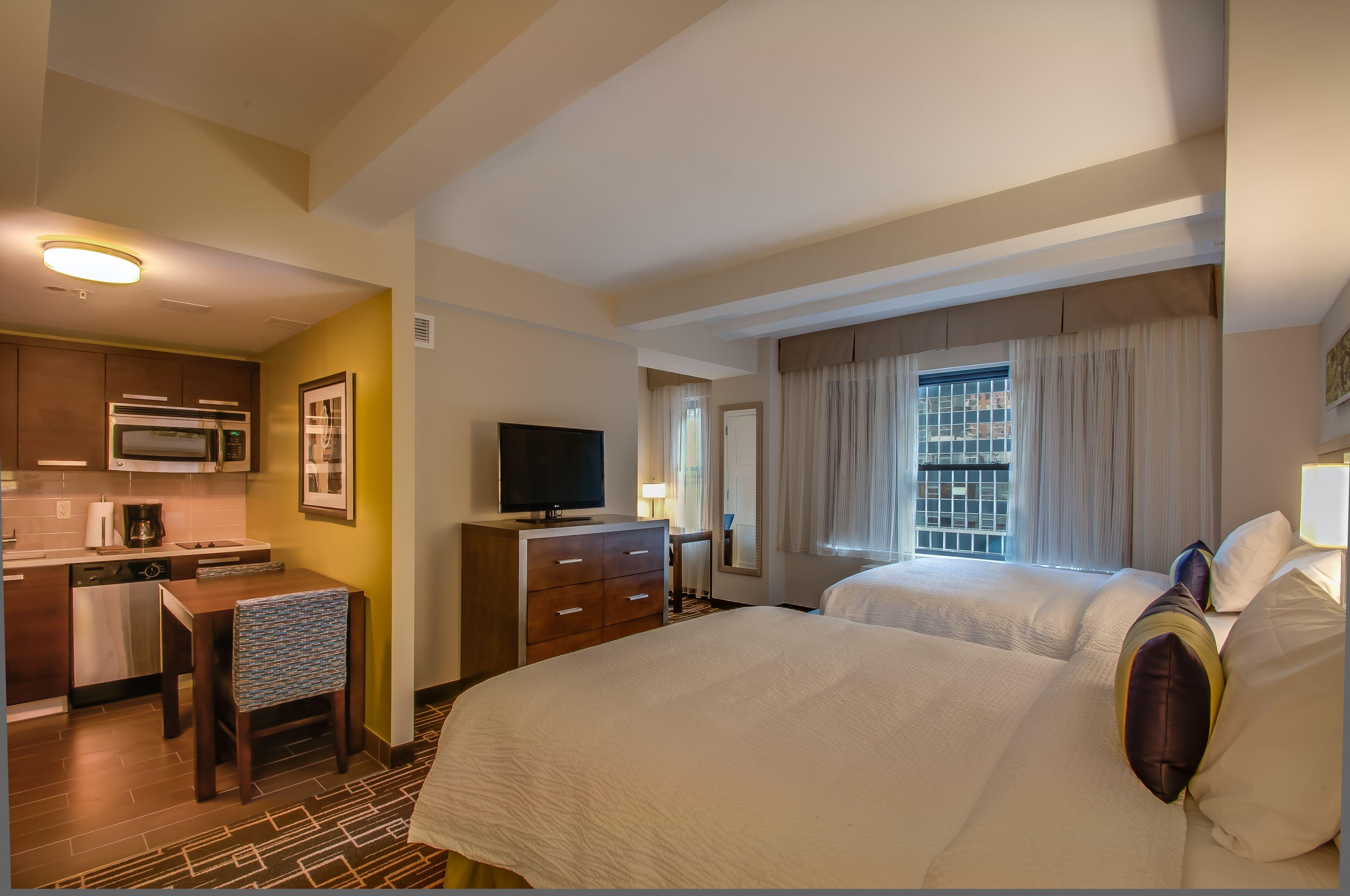 By Marriott Manhattan/ Midtown Eastside