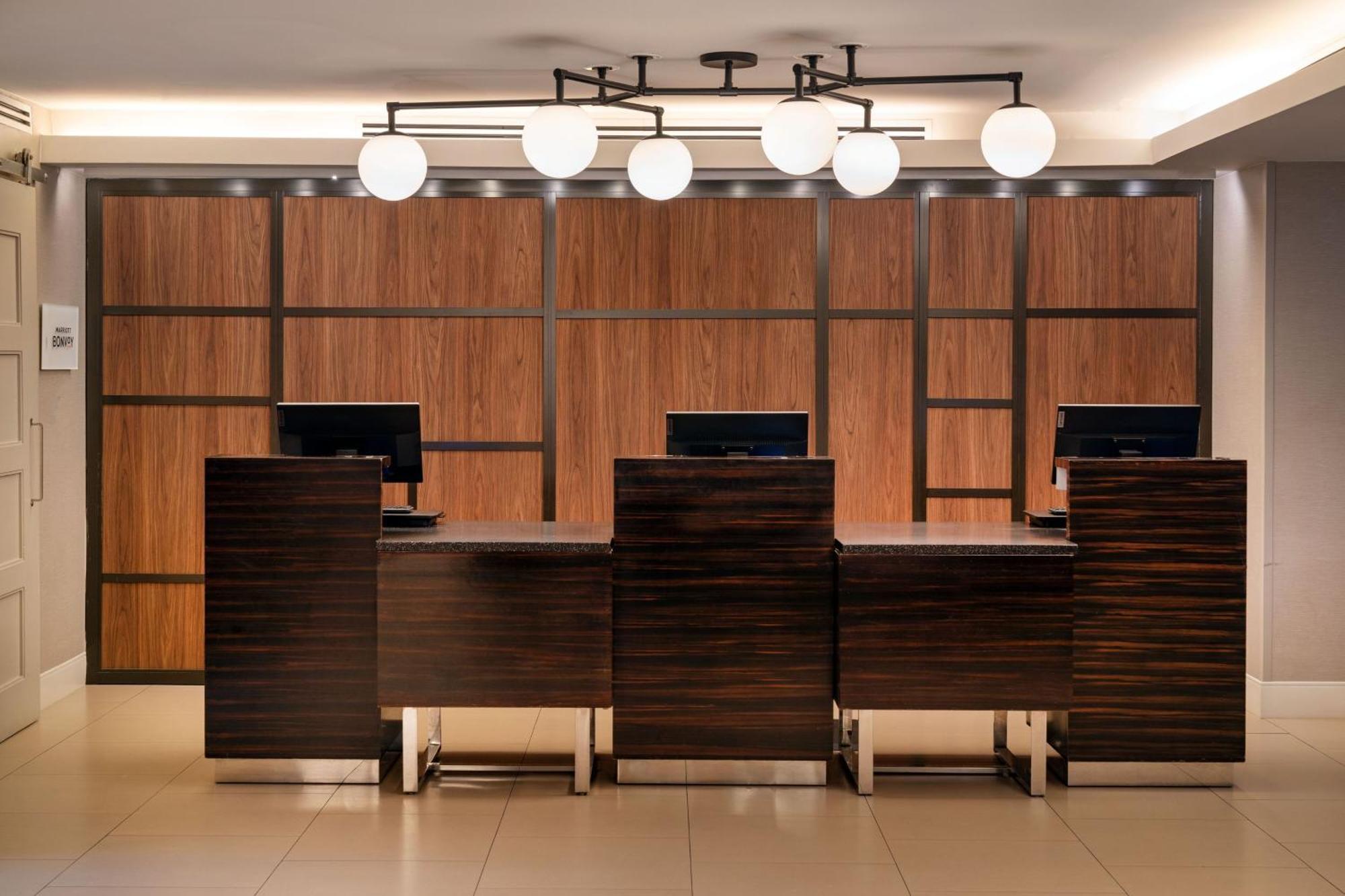 By Marriott Manhattan/ Midtown Eastside Hotel 4*