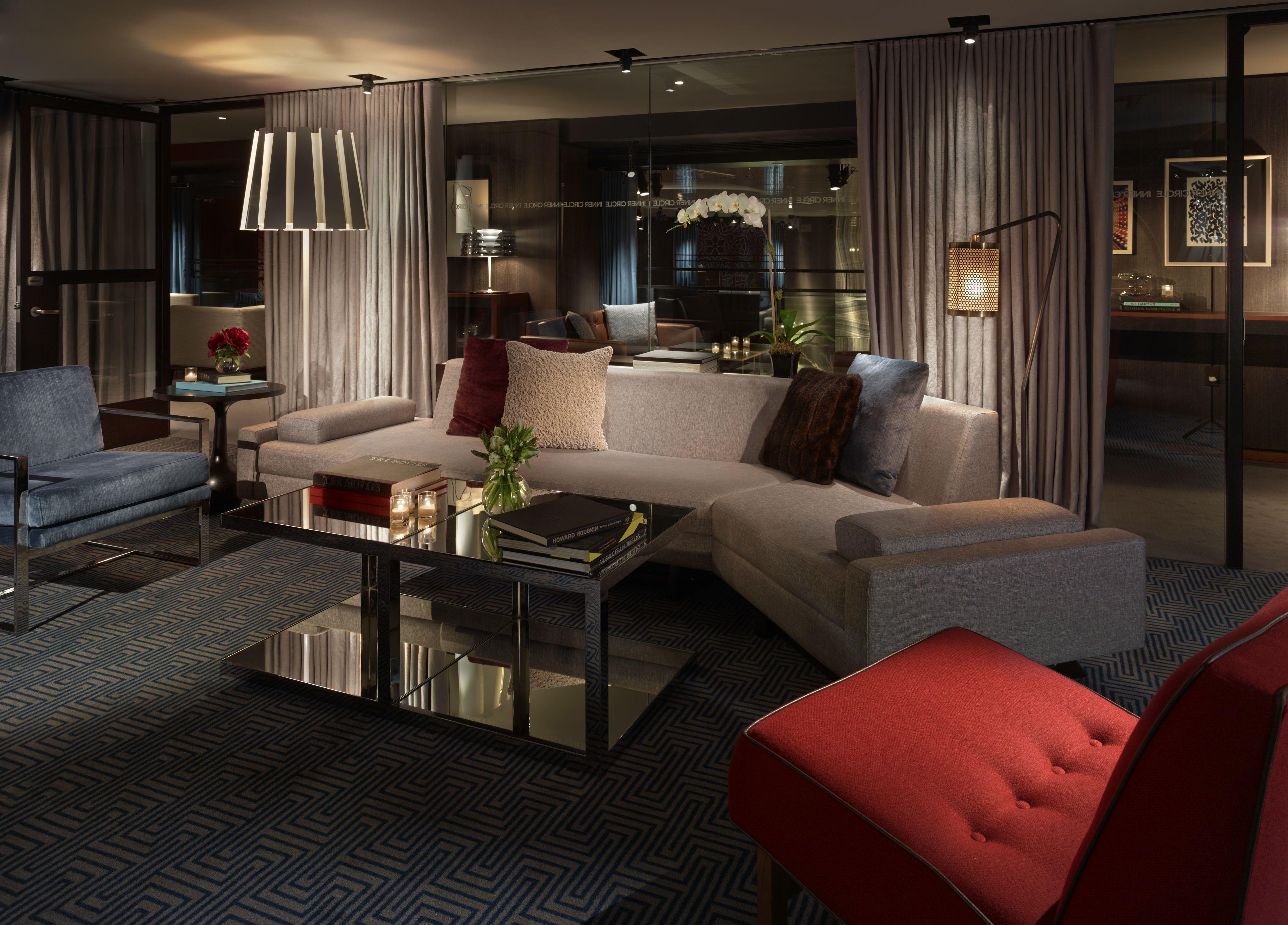 Paramount Times Square - A Generator 4*