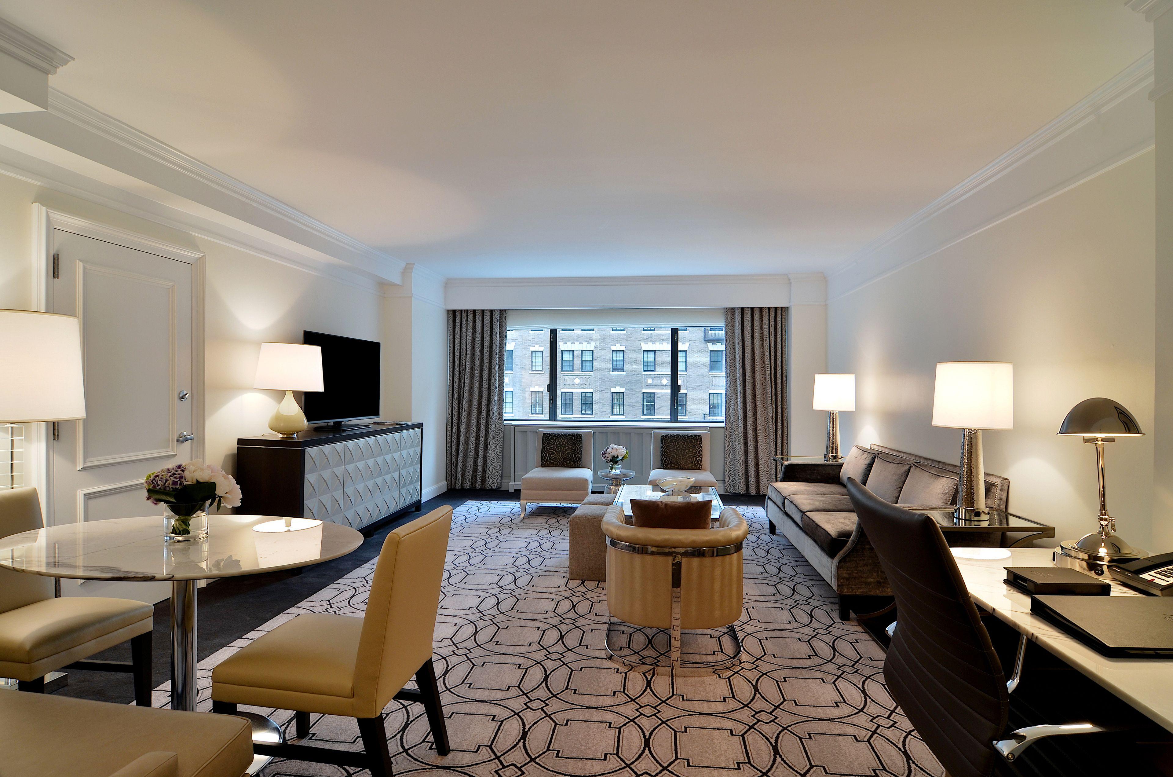 Loews Regency Hotel 5*