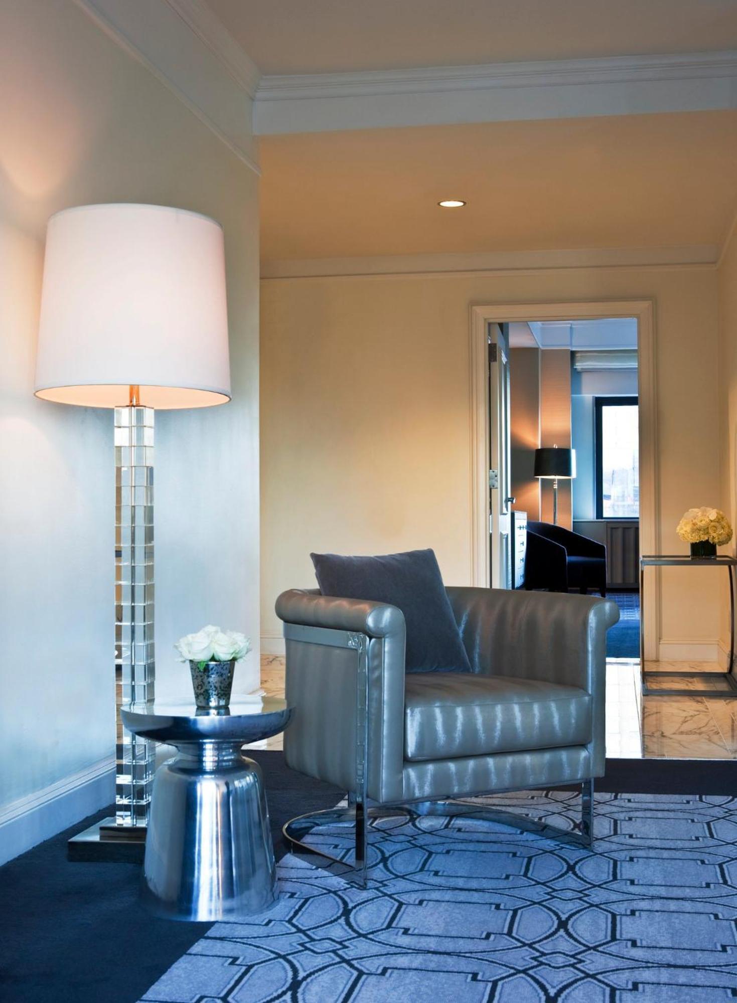 Loews Regency Hotel 5*