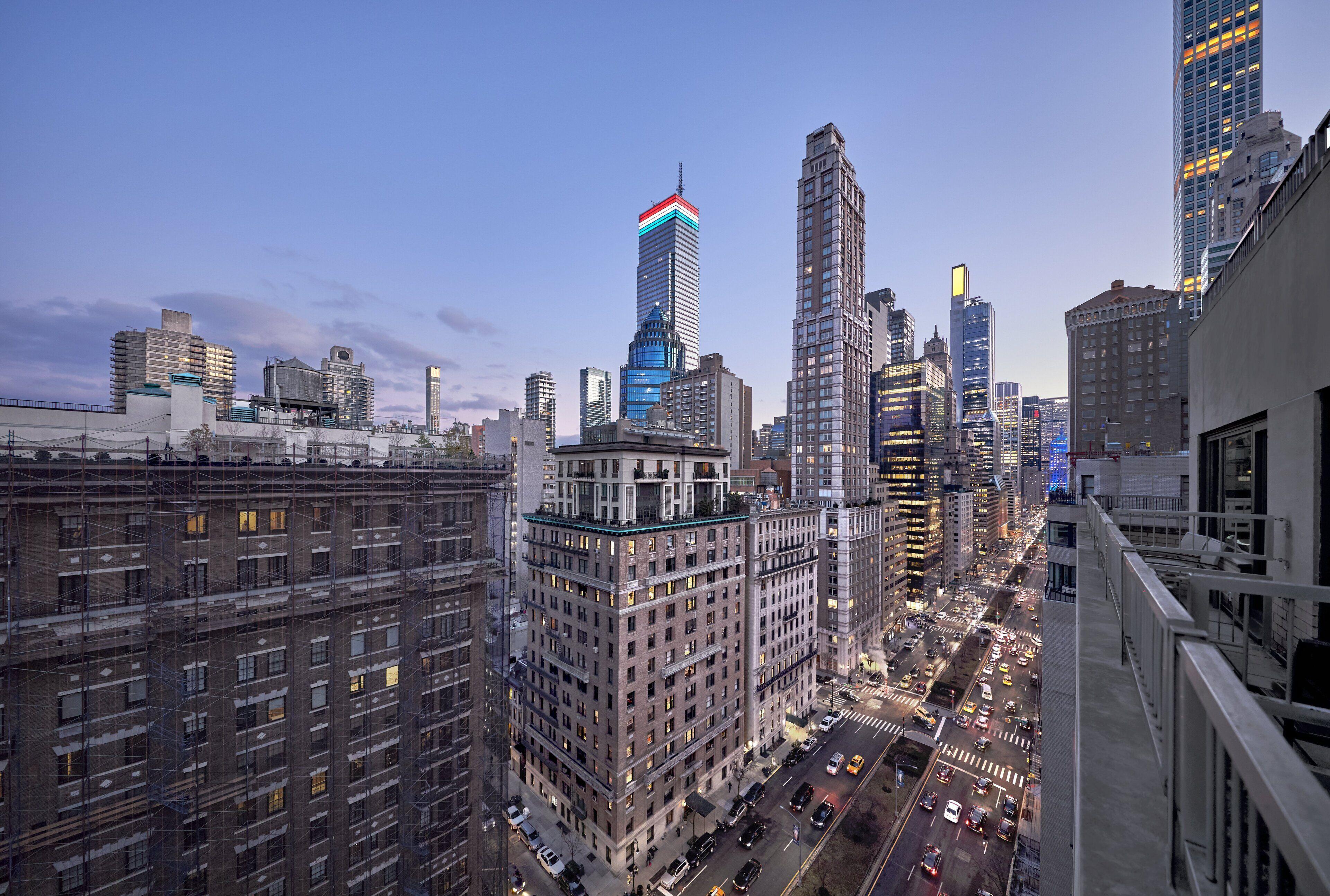 Loews Regency Hotel 5*