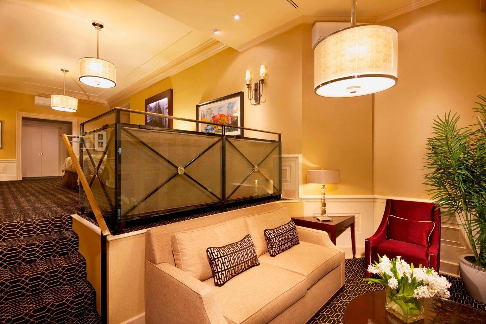 The Algonquin Times Square, Autograph Collection Hotel 4*