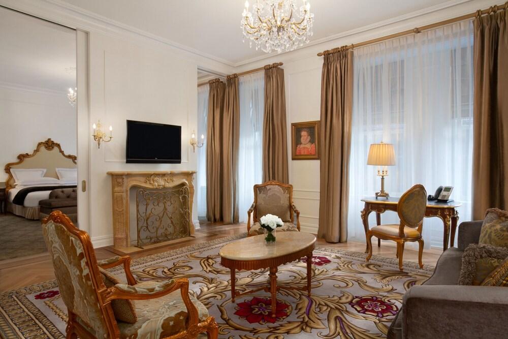 The Plaza Hotel 5*