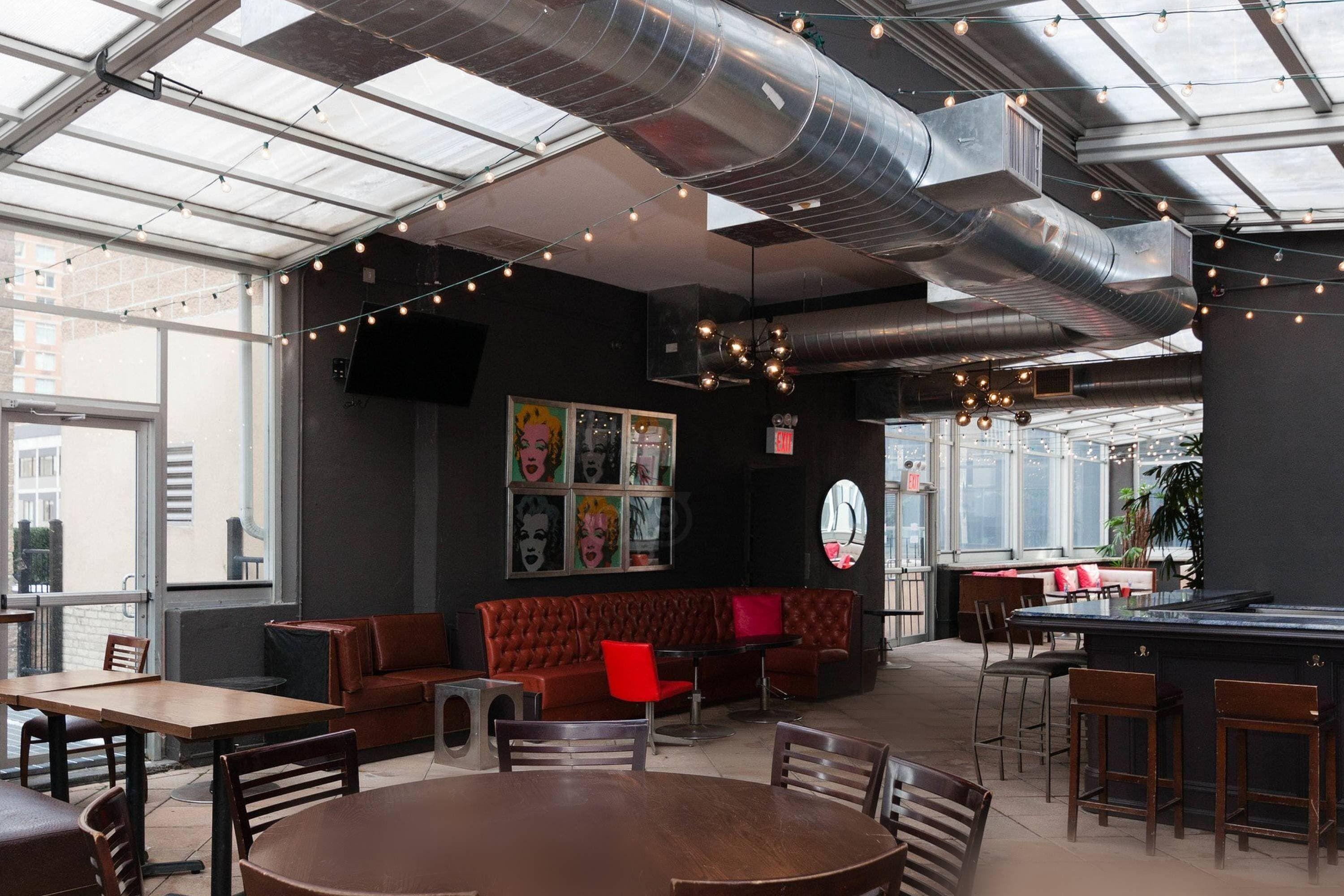 Square At Times Square Hotel