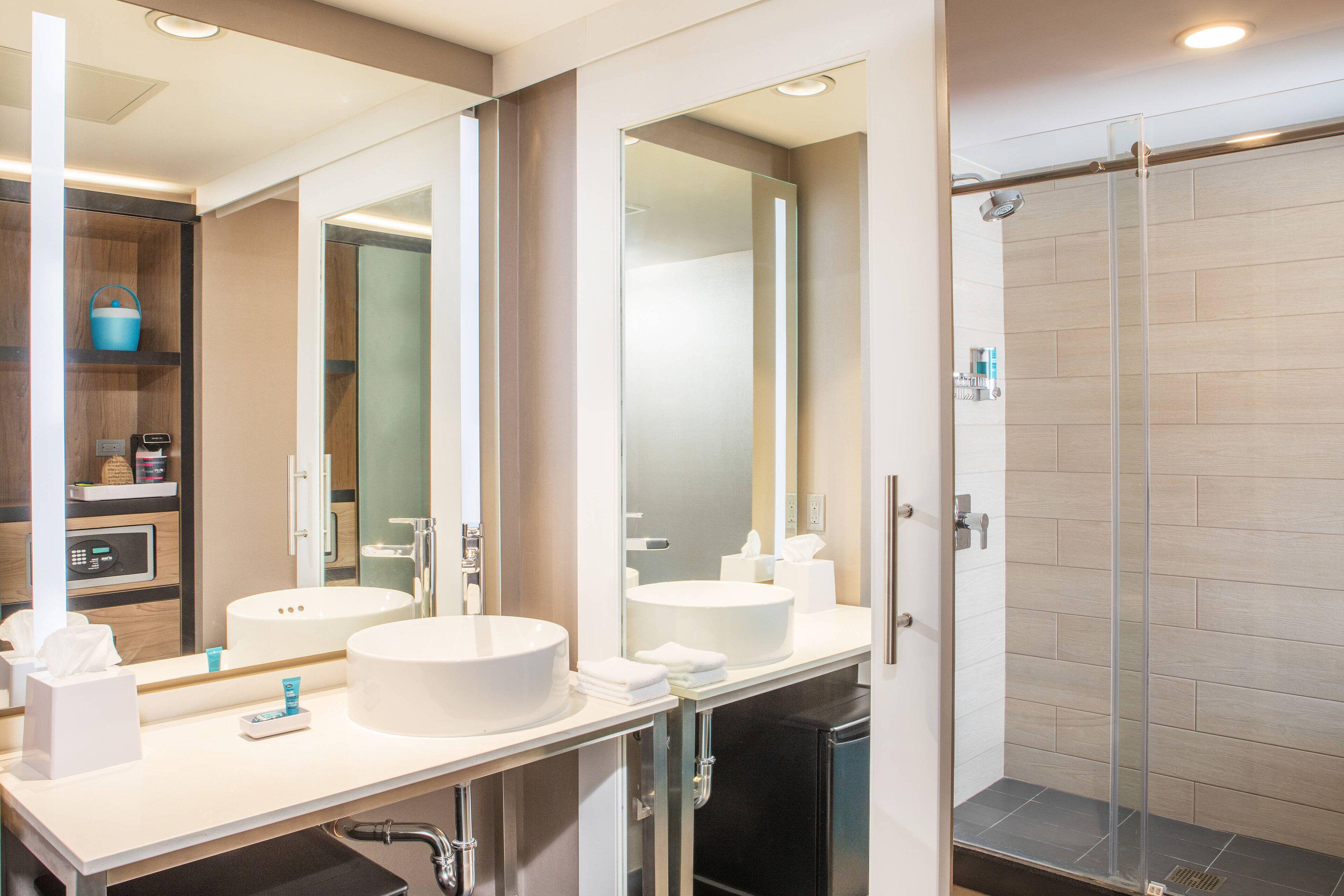 Hotel Aloft By Marriott New York Laguardia Airport 3*