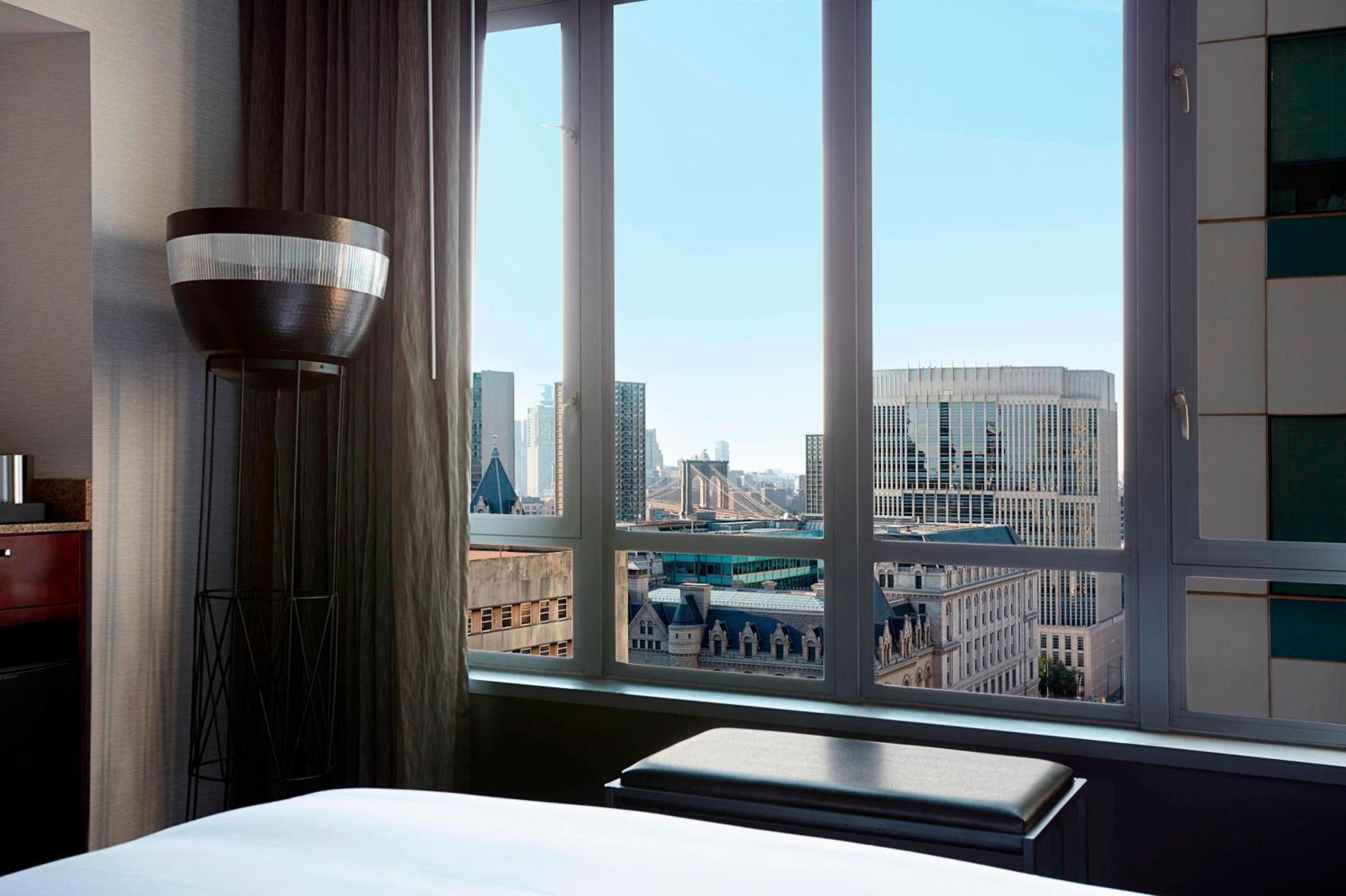 Hotel Marriott At The Brooklyn Bridge