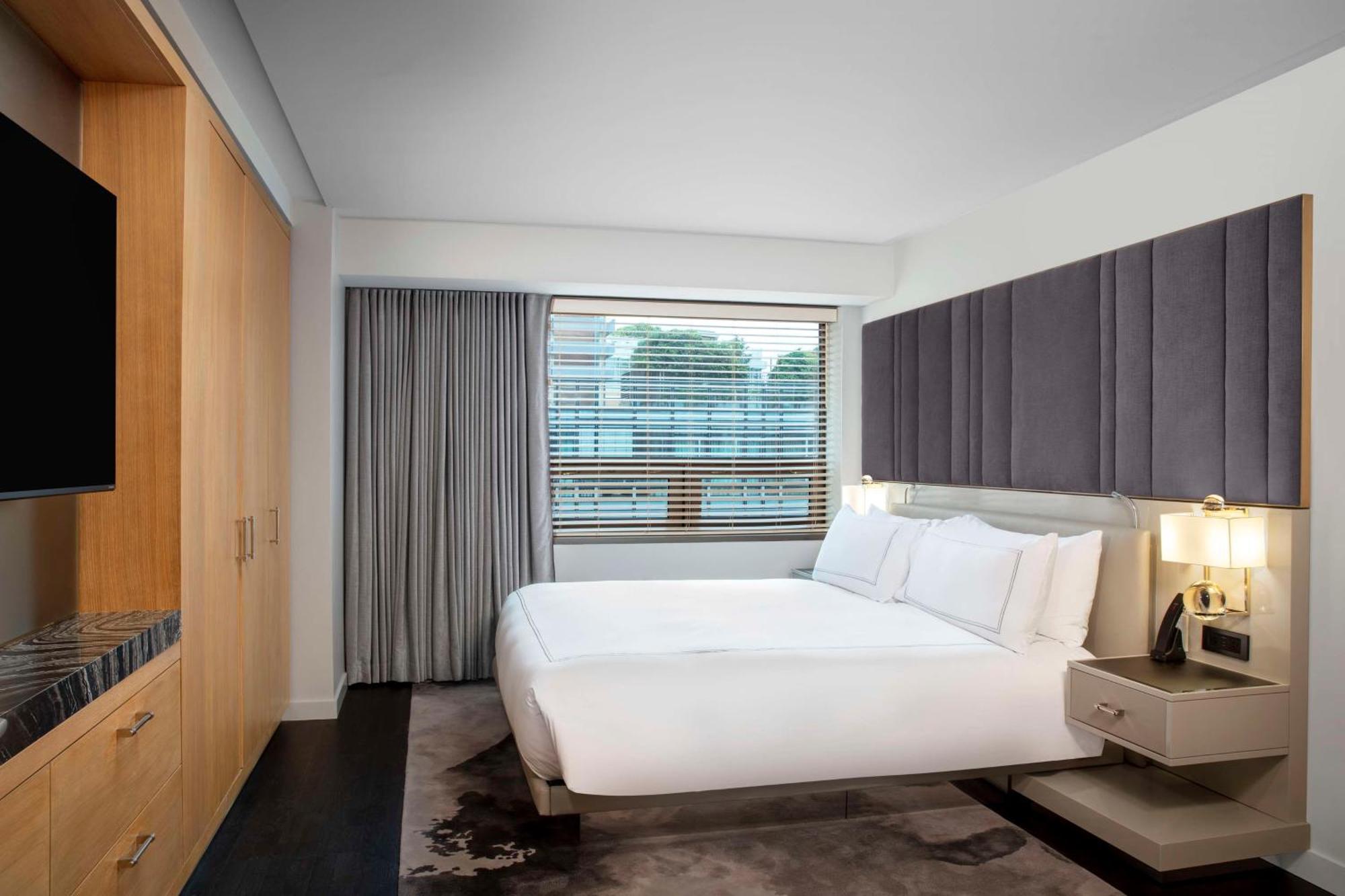 Conrad Downtown Hotel