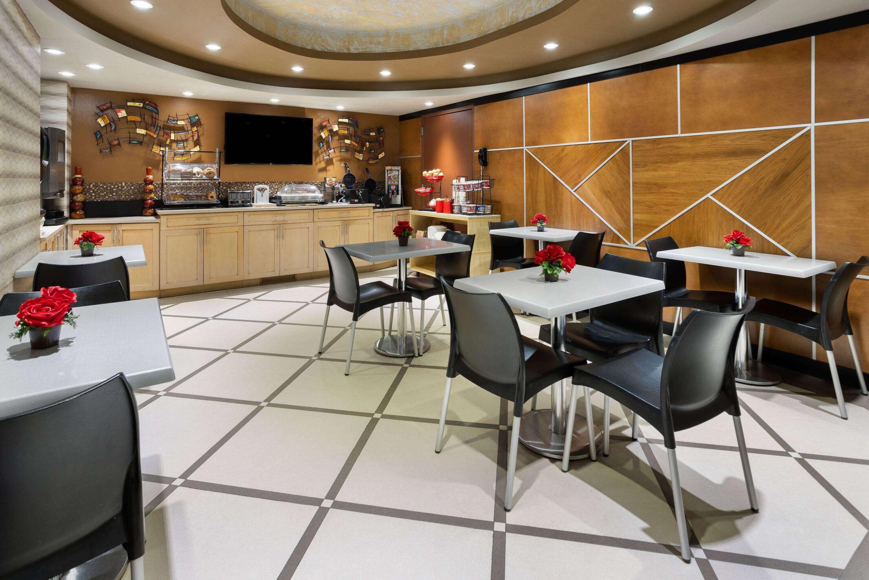 Ramada By Wyndham Bronx Hotel