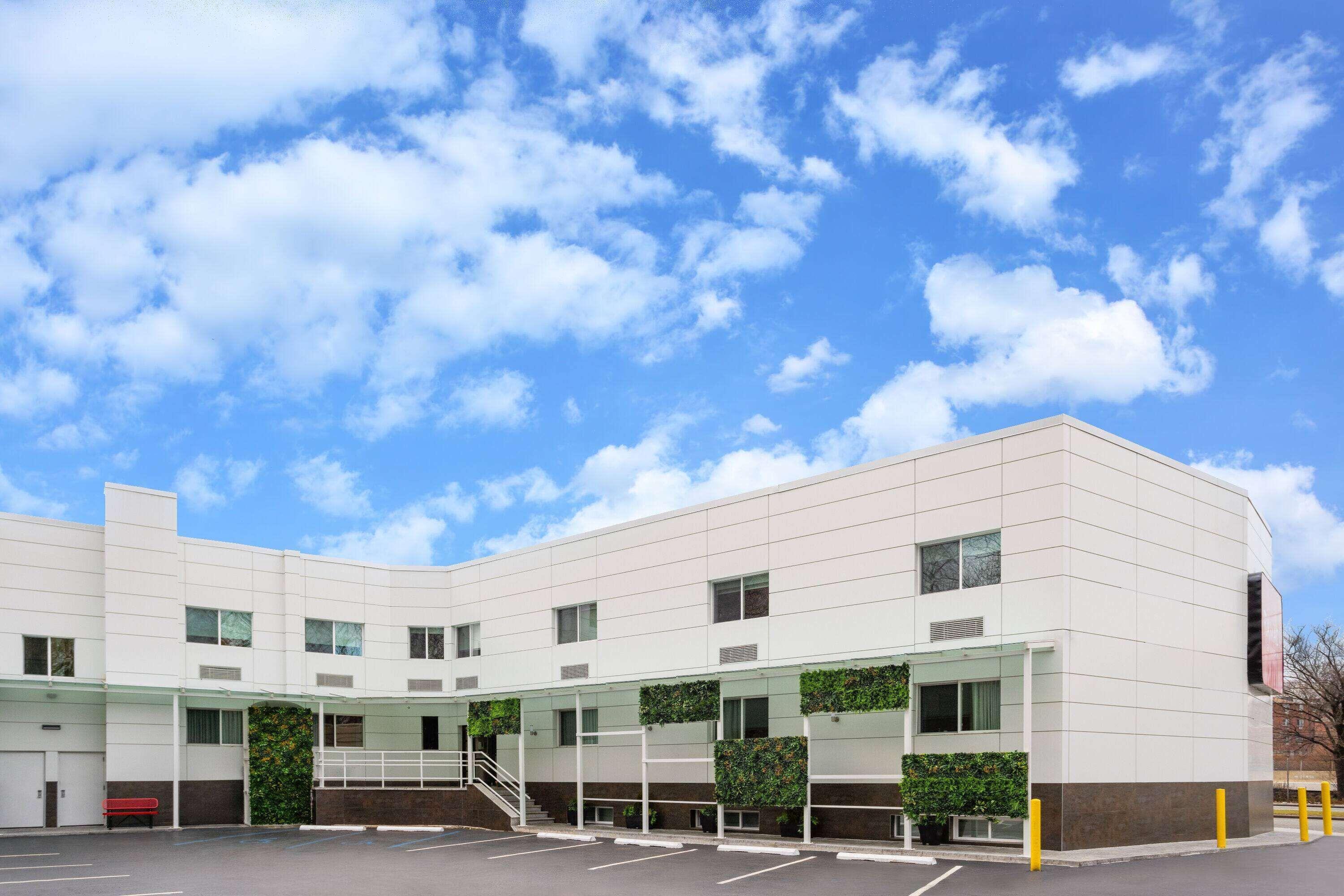 Hotel Ramada By Wyndham Bronx New York