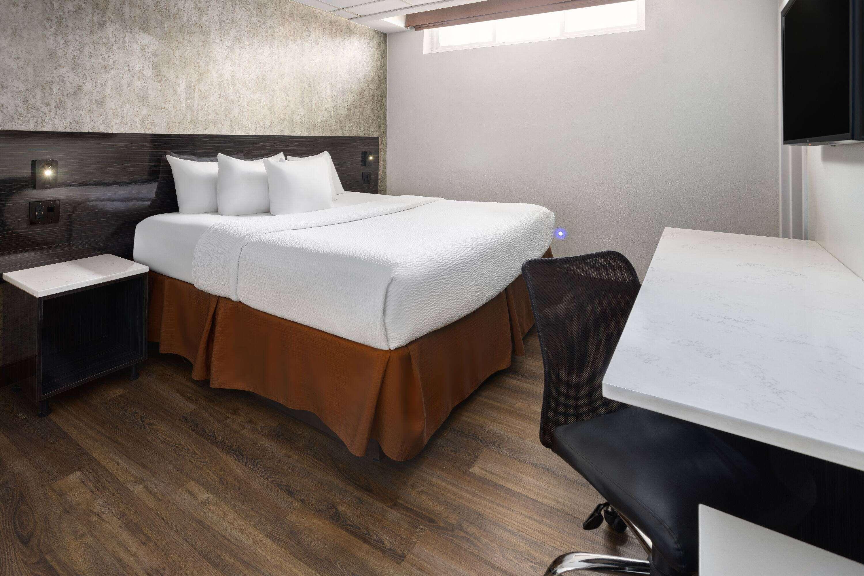 Ramada By Wyndham Bronx Hotel