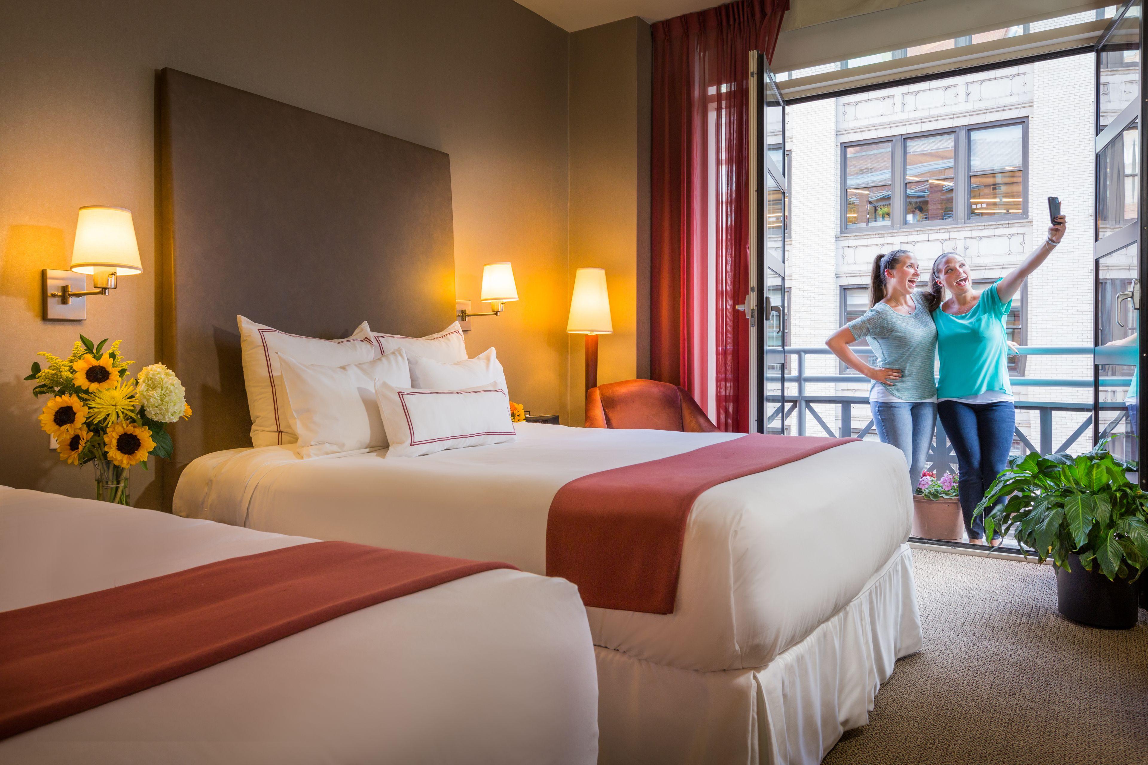 Hotel Giraffe By Library Collection New York