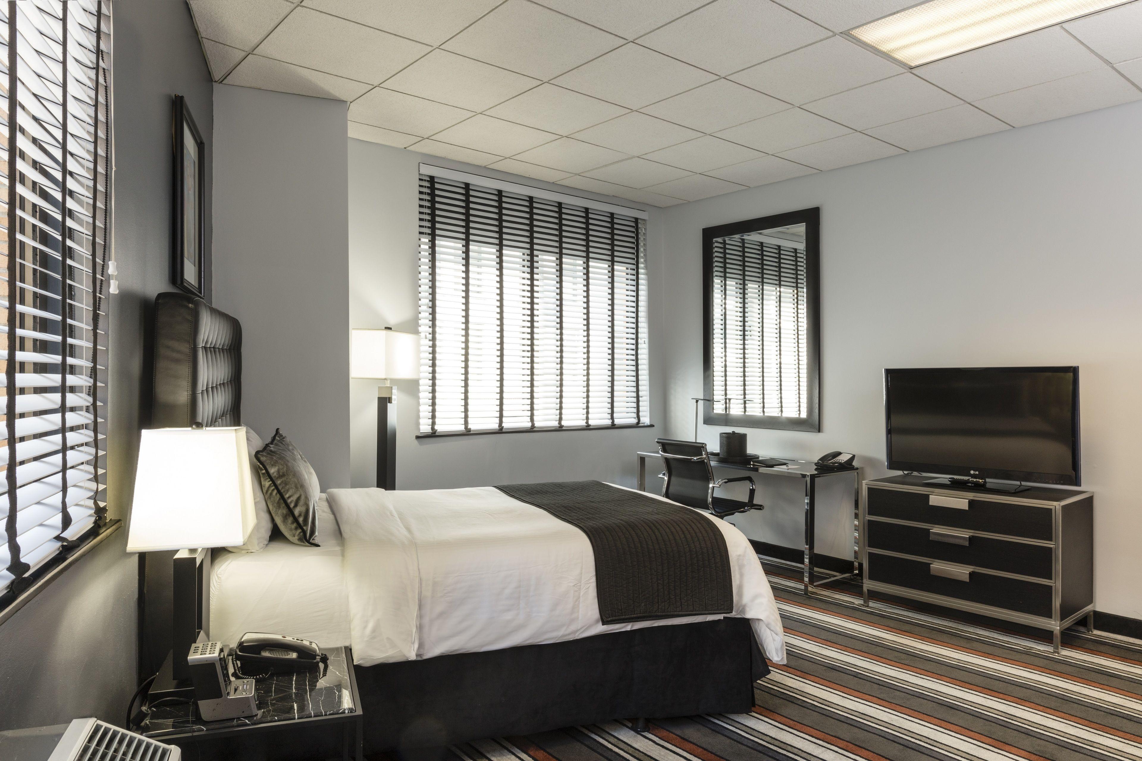 Broadway Plaza Hotel 4*