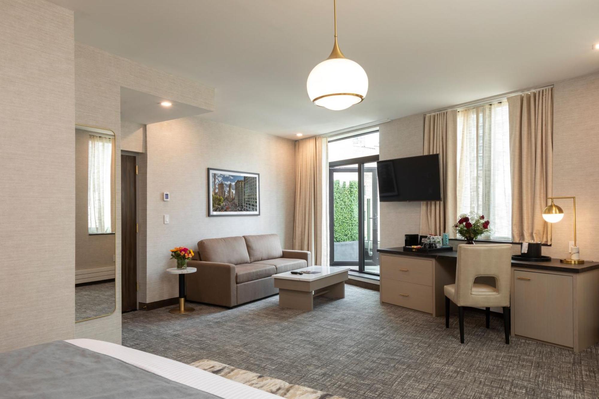 Hotel Broadway Plaza 4*